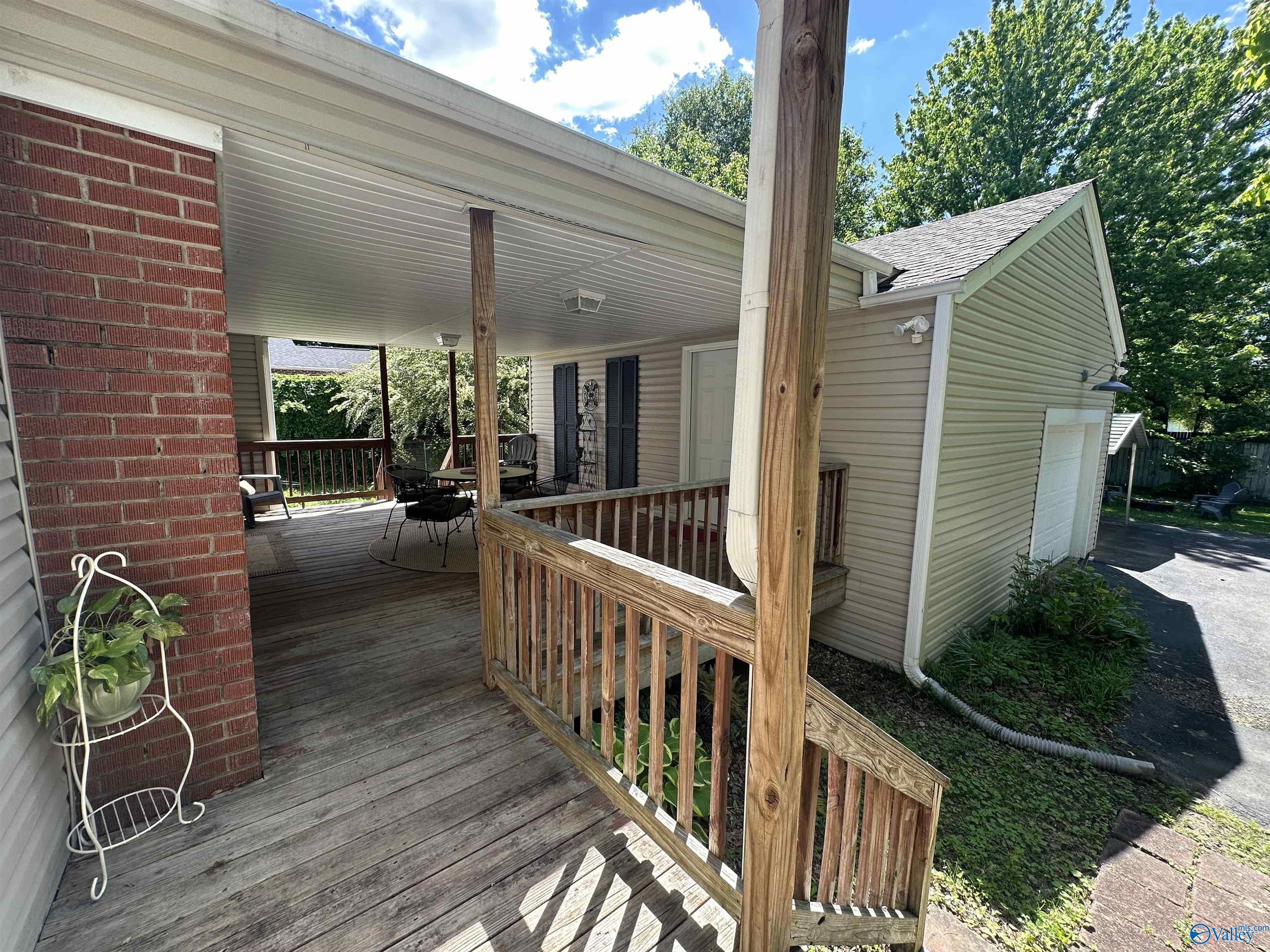 703 East Alabama Avenue