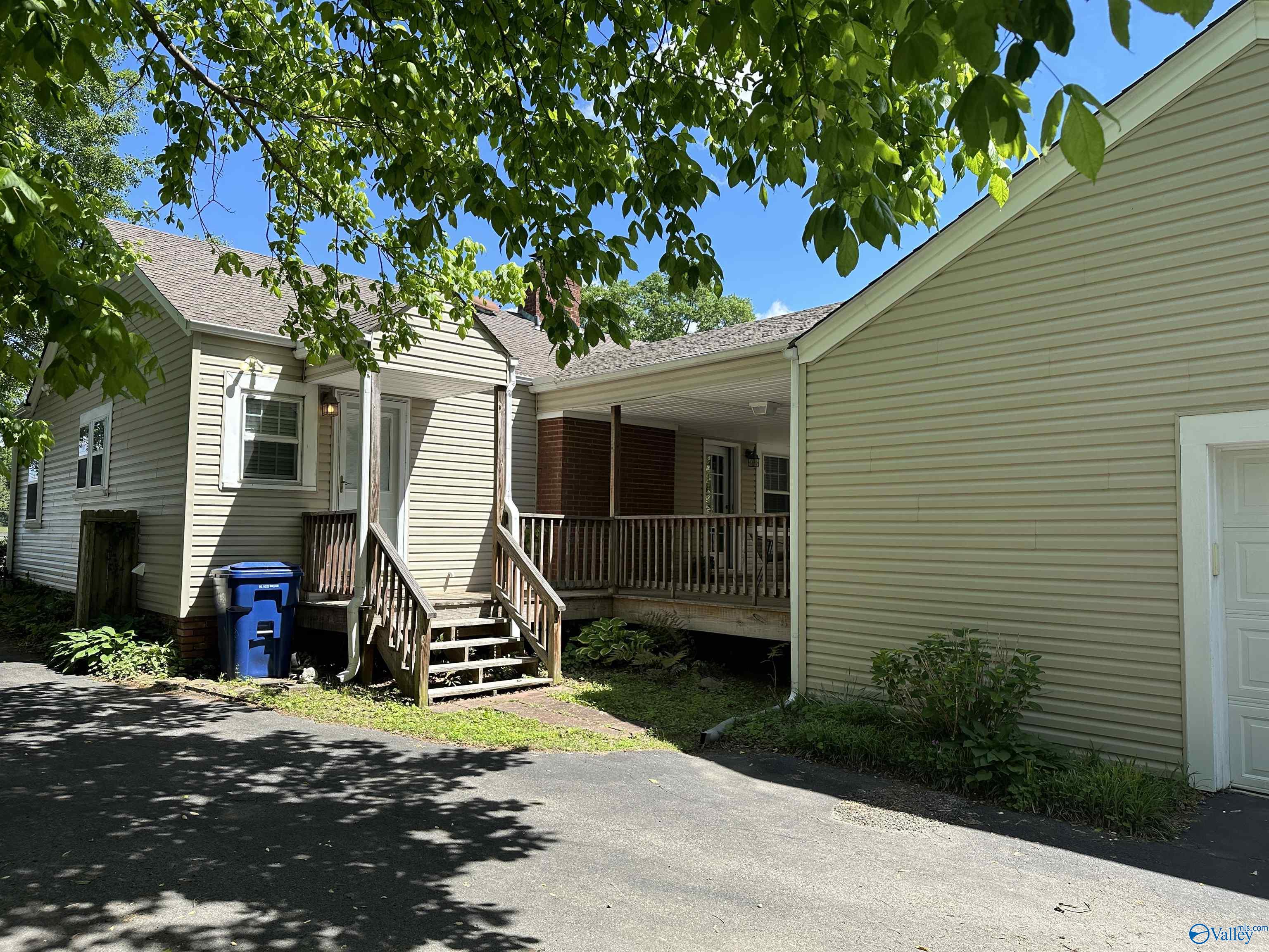 703 East Alabama Avenue