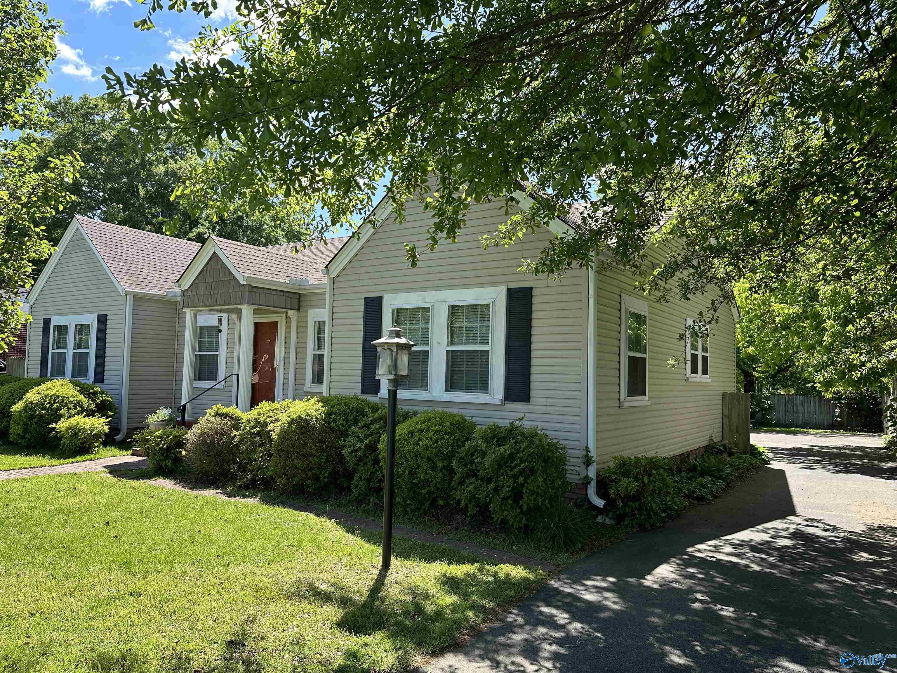 703 East Alabama Avenue