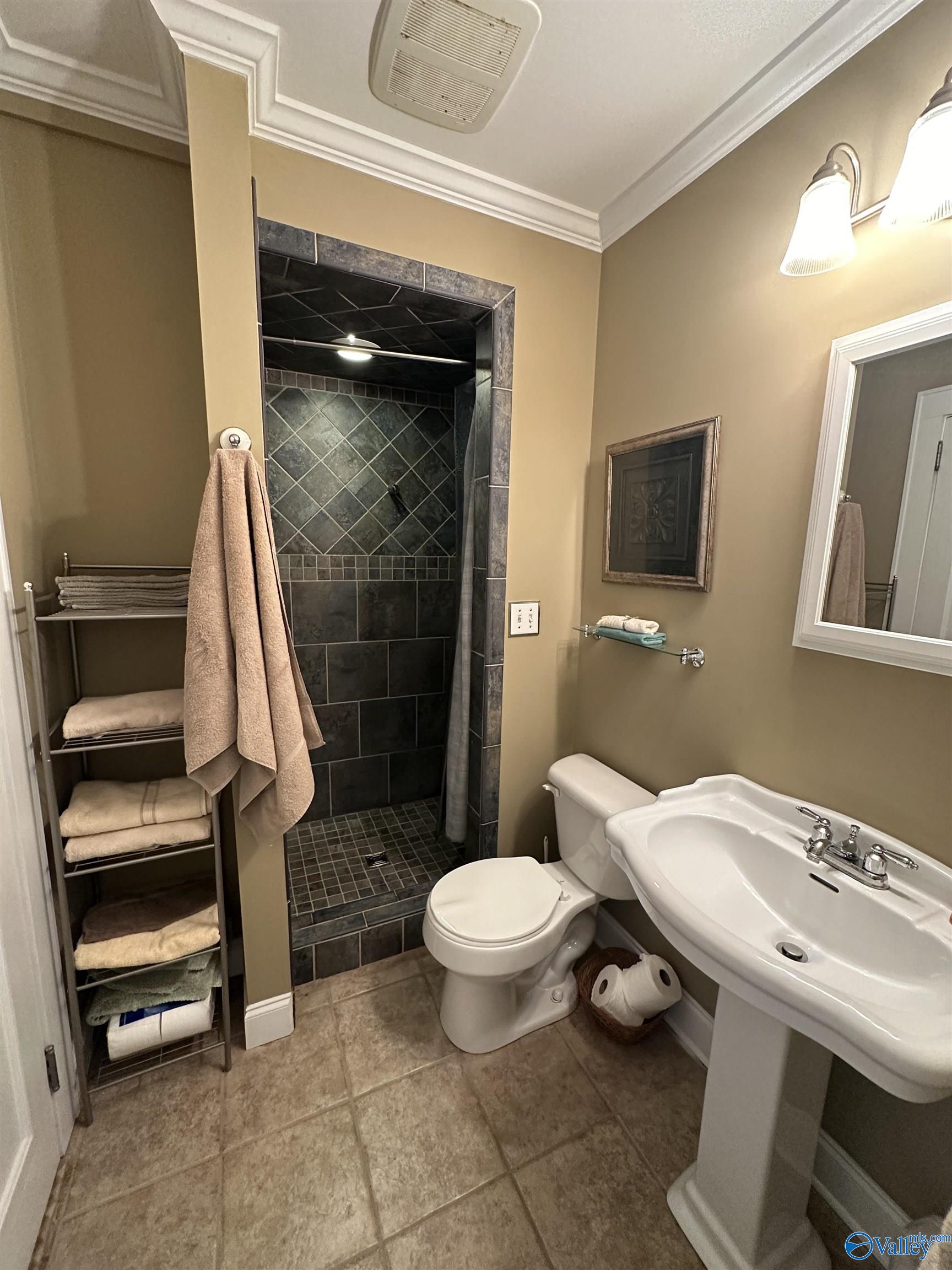 703 East Alabama Avenue