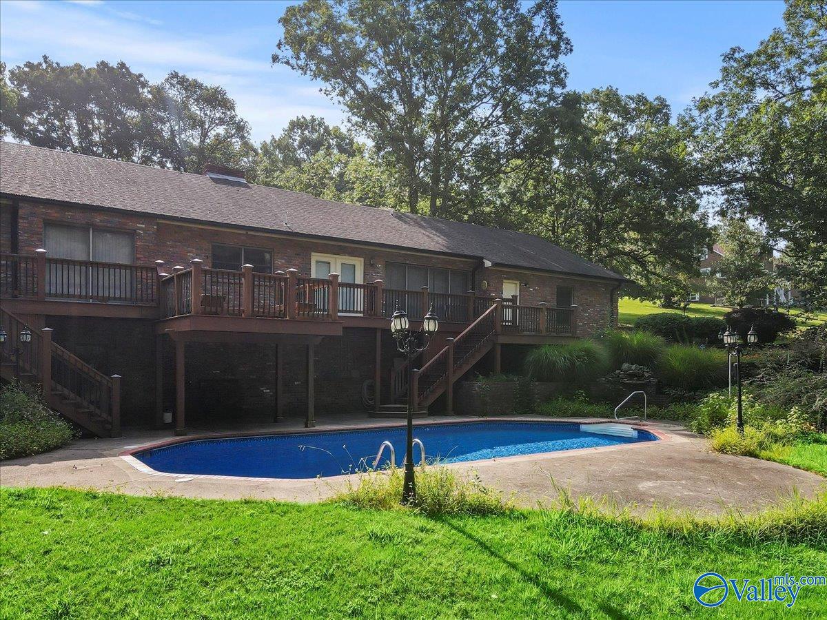 1085 Hillcrest Drive