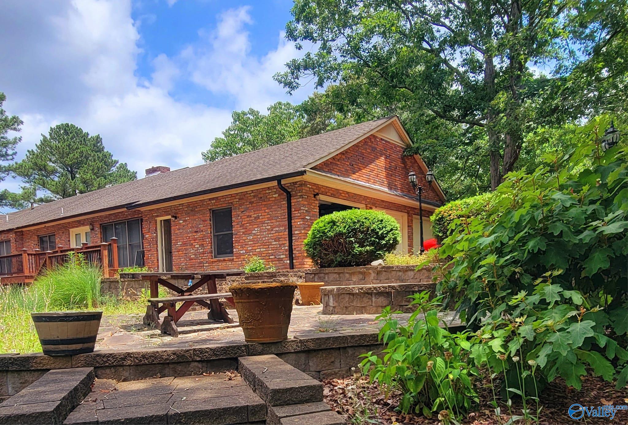 1085 Hillcrest Drive