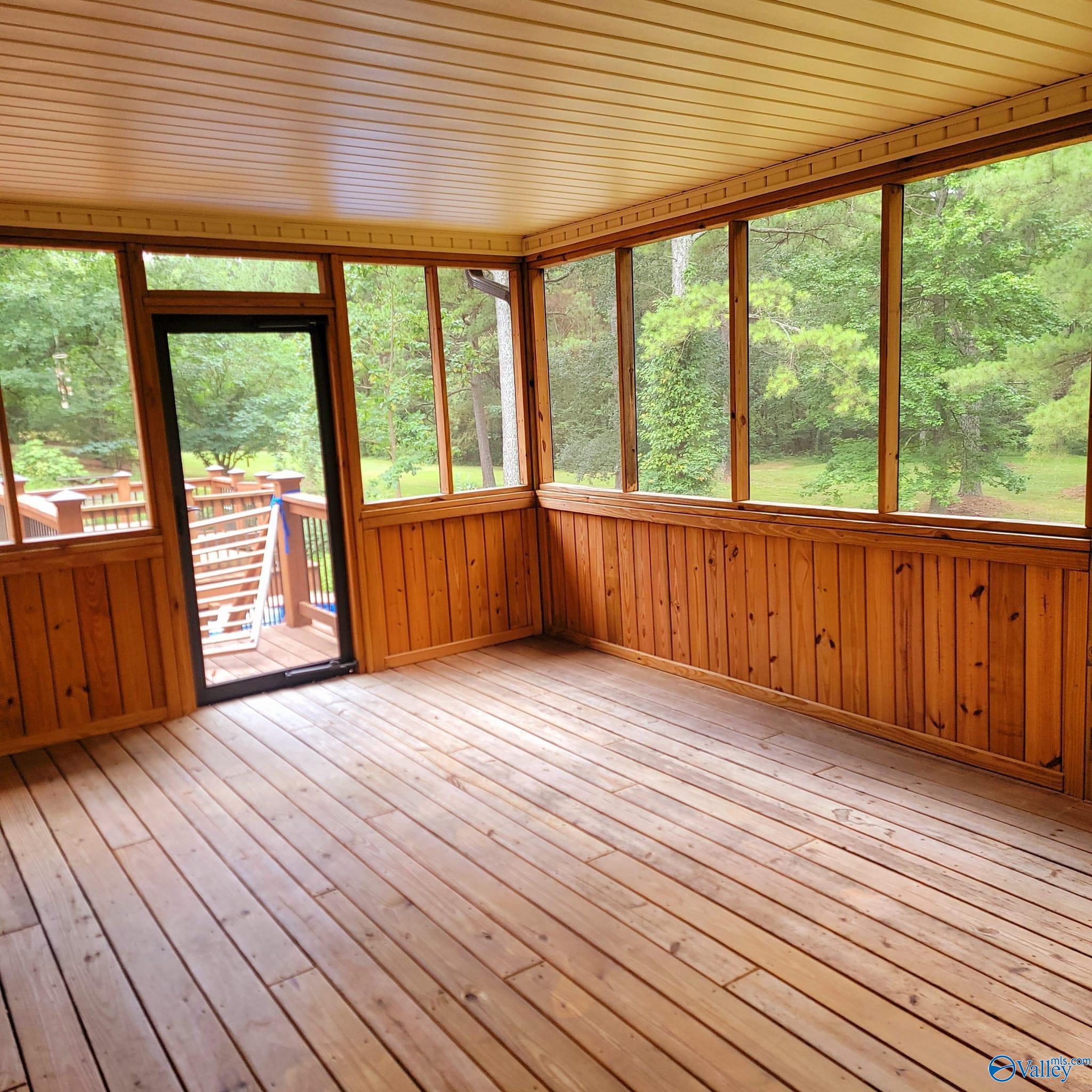 1085 Hillcrest Drive