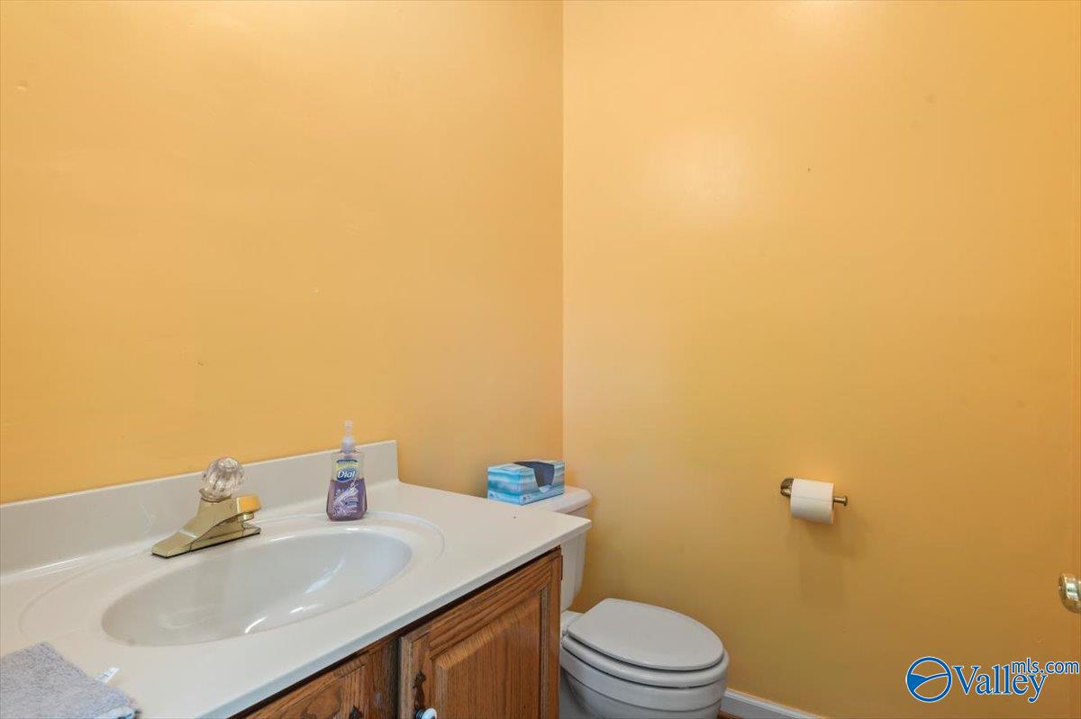 1085 Hillcrest Drive