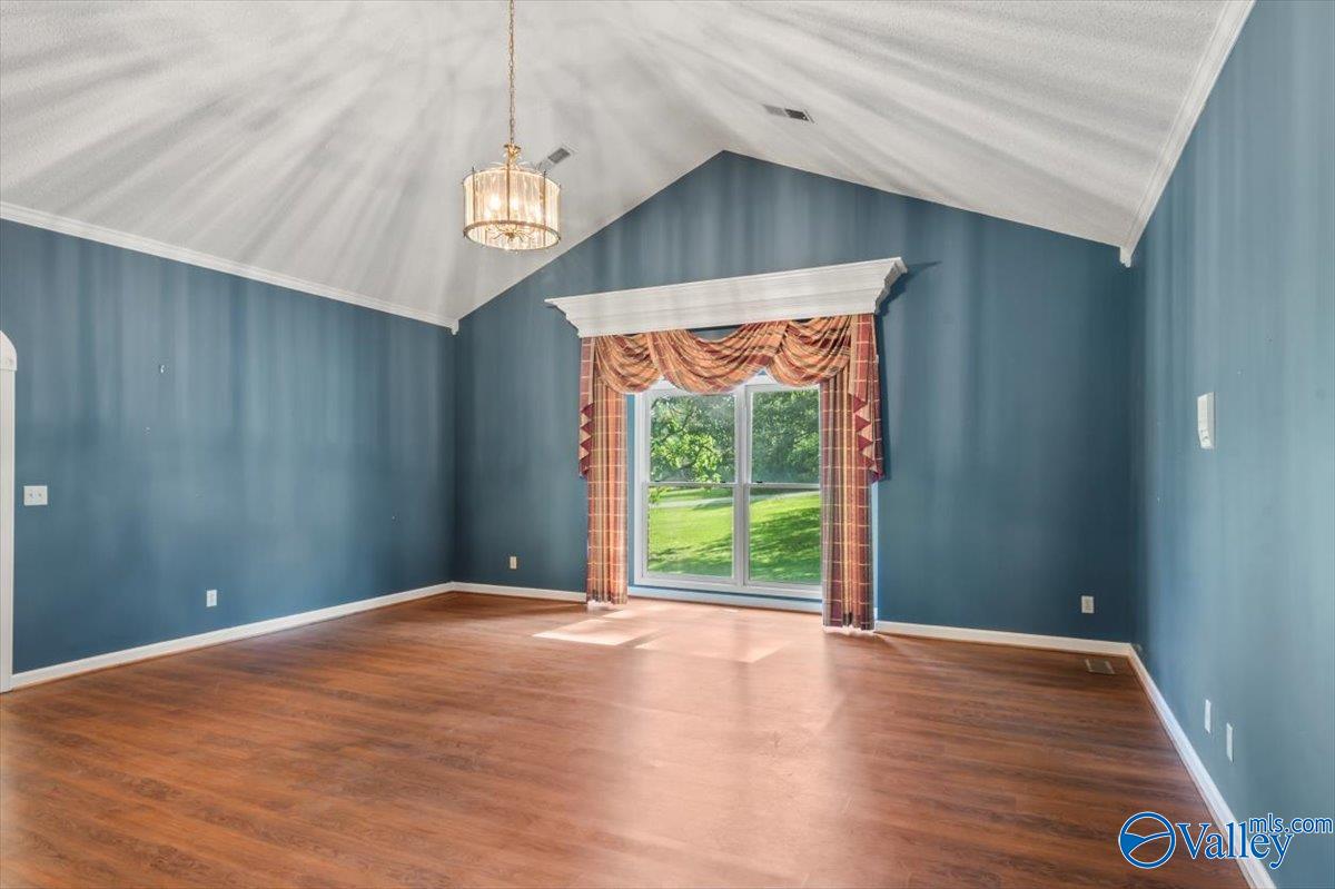 1085 Hillcrest Drive