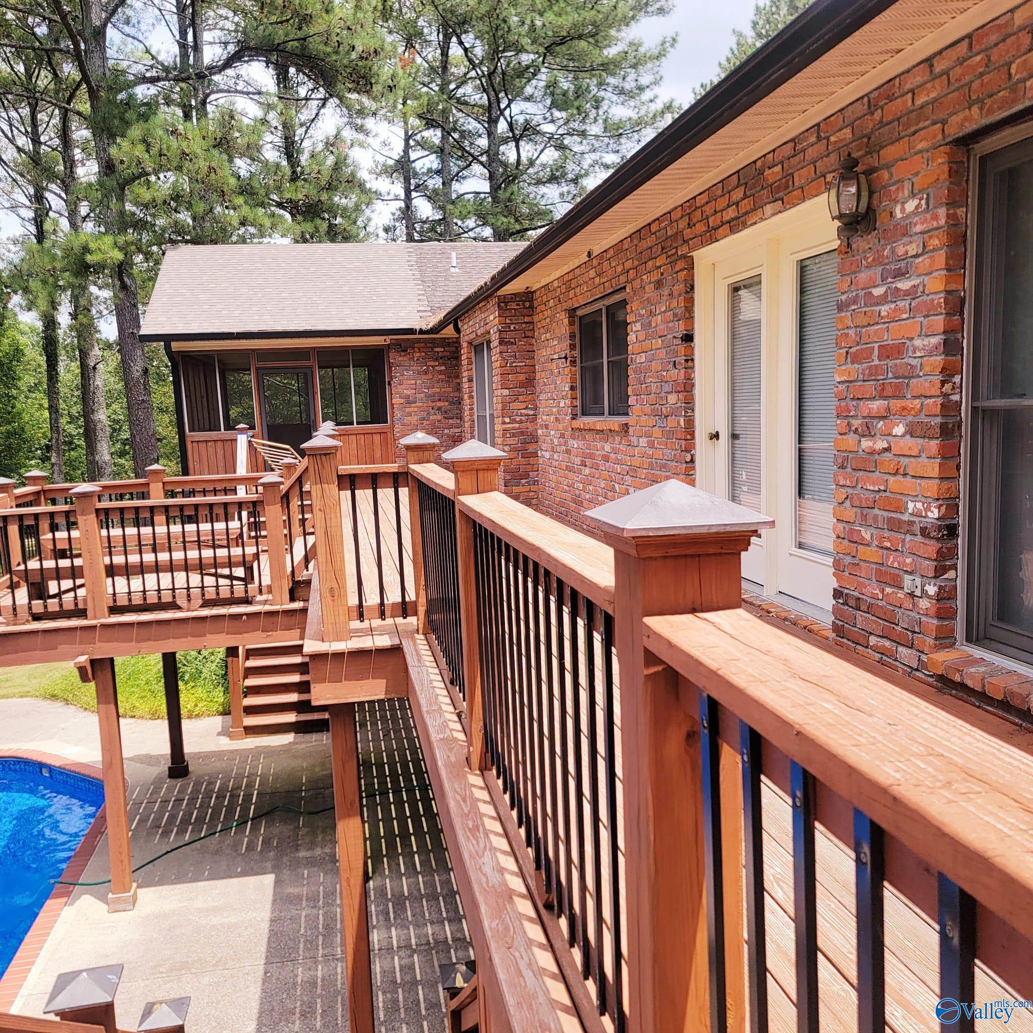 1085 Hillcrest Drive