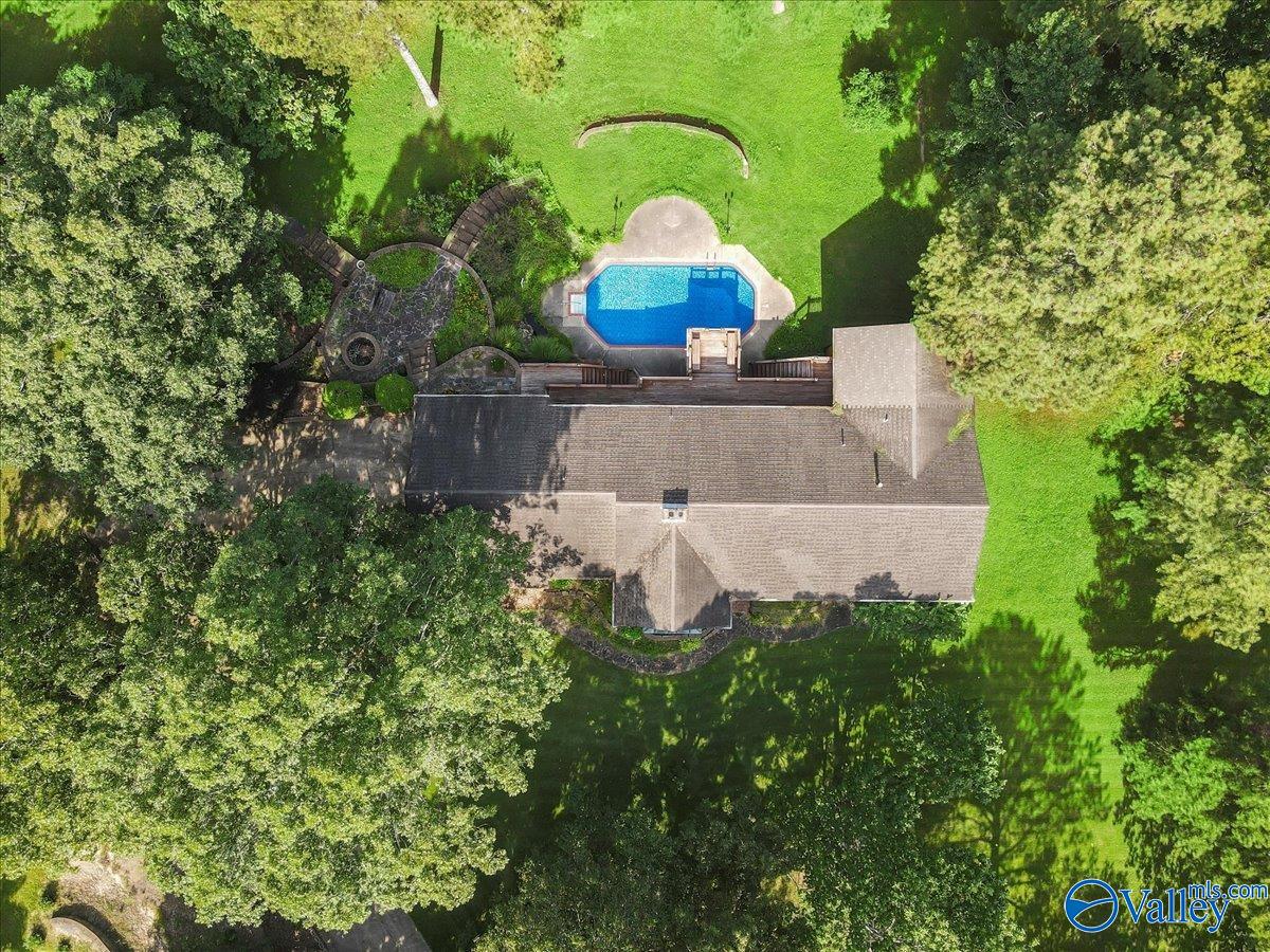 1085 Hillcrest Drive