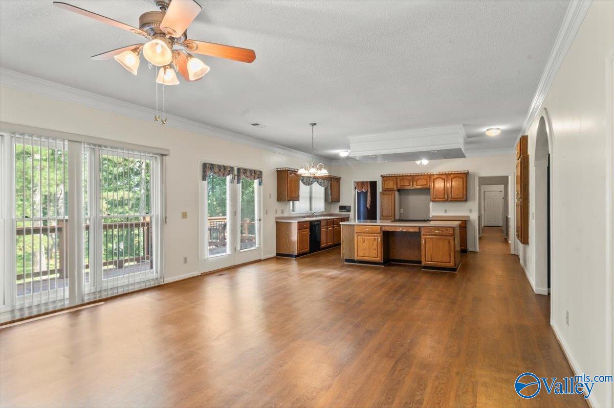 1085 Hillcrest Drive