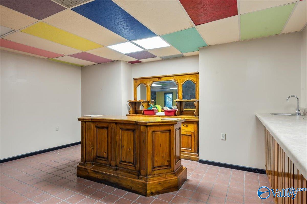 1085 Hillcrest Drive