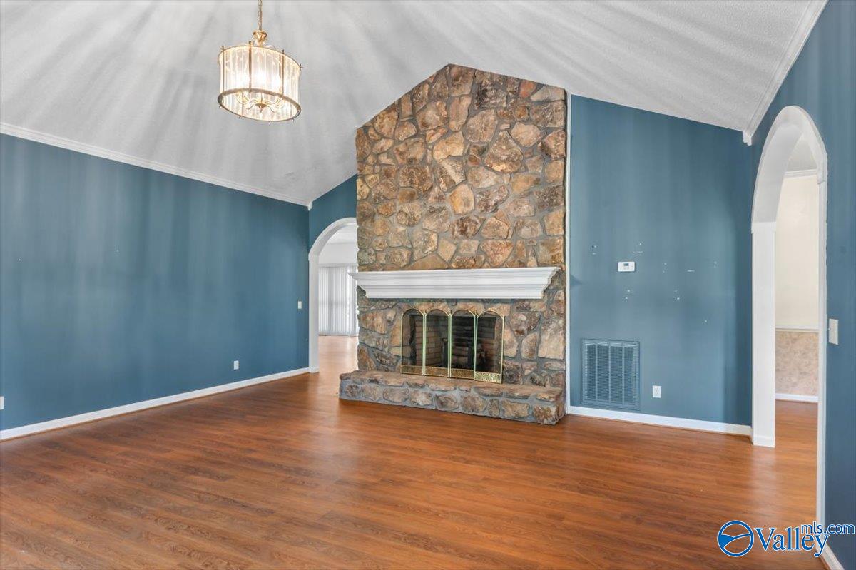 1085 Hillcrest Drive