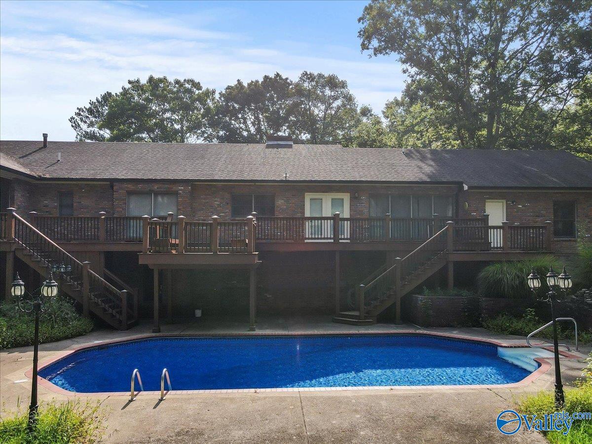 1085 Hillcrest Drive