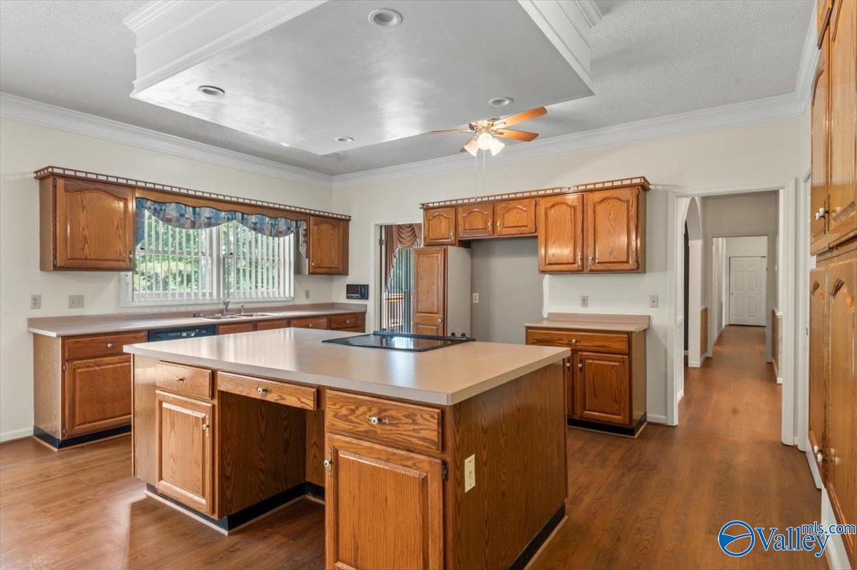 1085 Hillcrest Drive