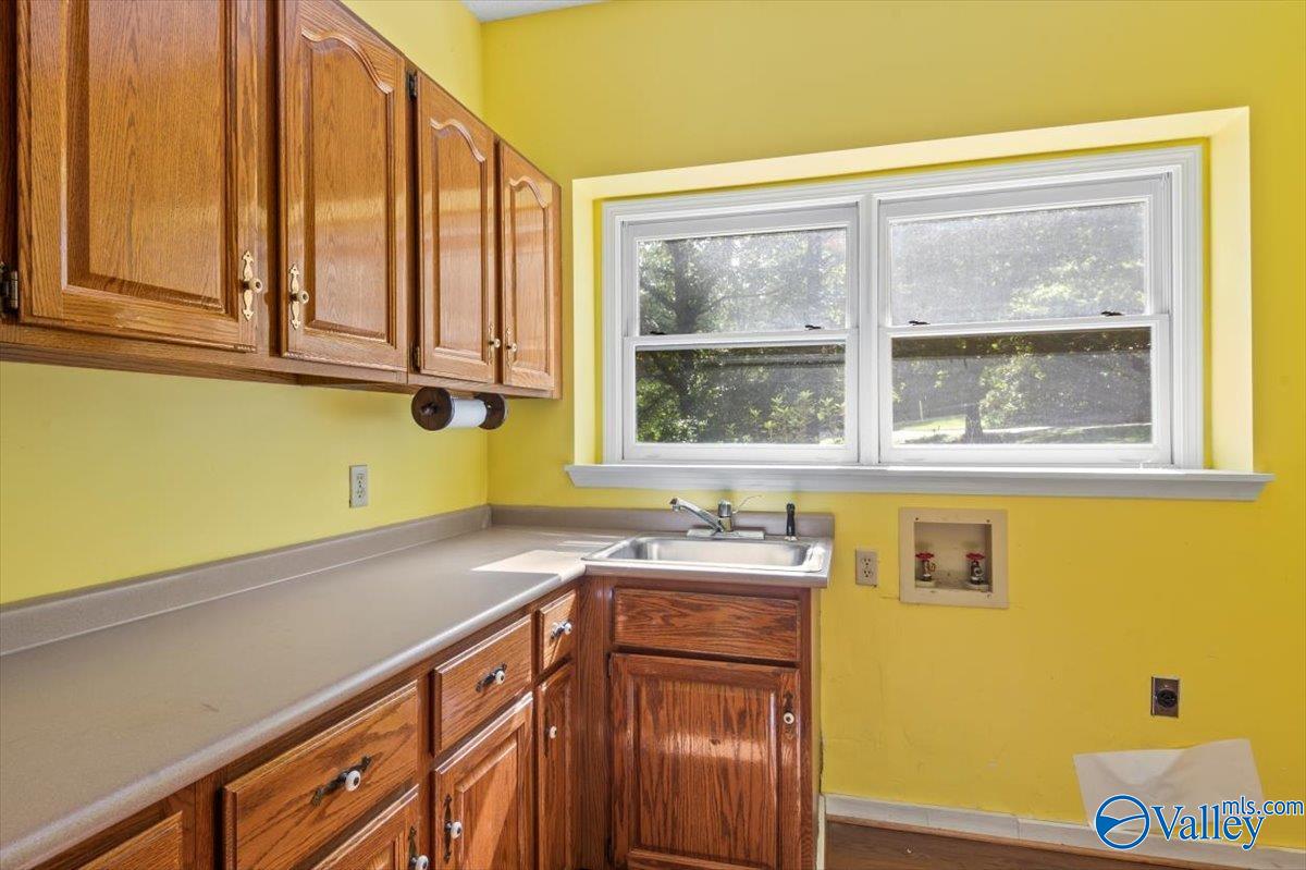 1085 Hillcrest Drive