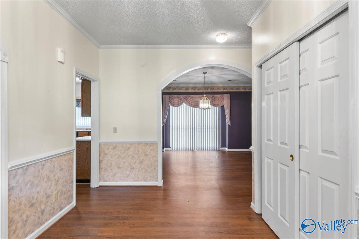 1085 Hillcrest Drive