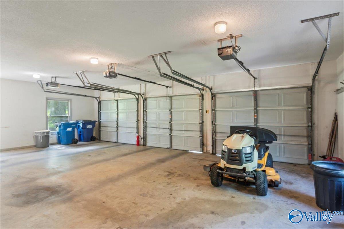 1085 Hillcrest Drive