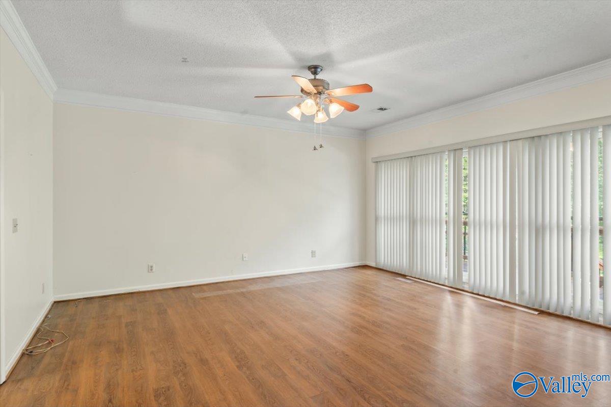 1085 Hillcrest Drive