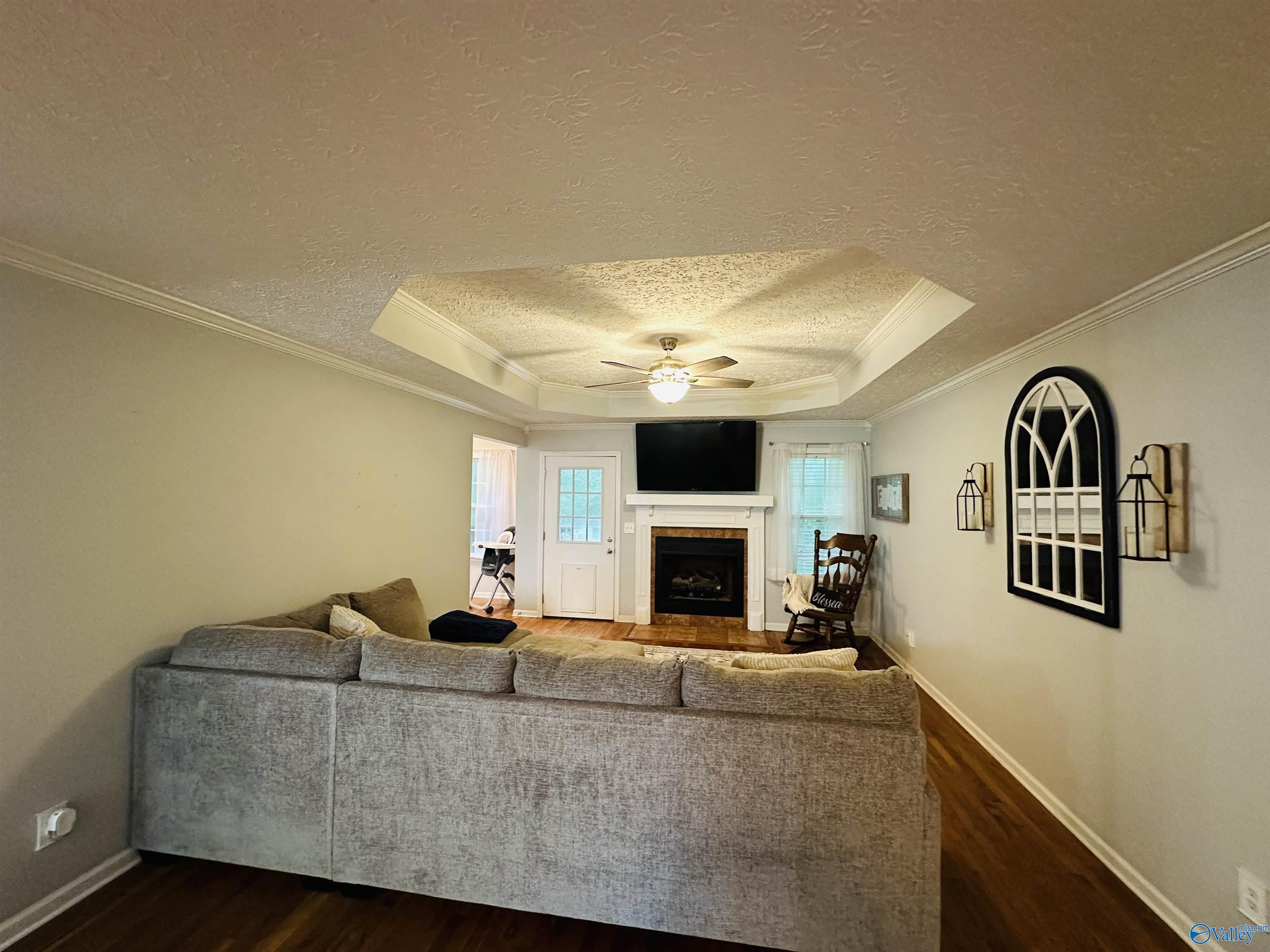 406 Sandstone Drive SE