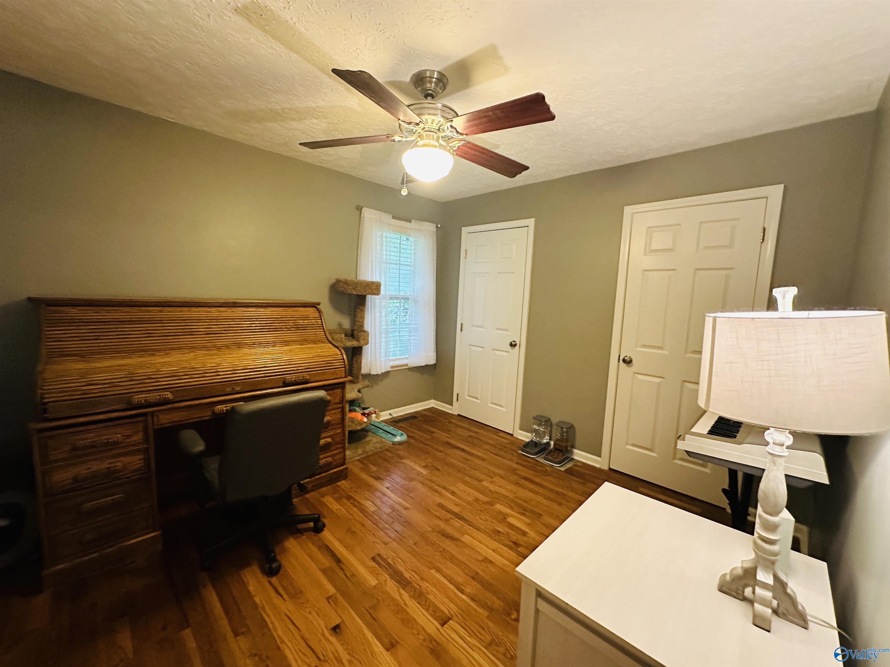 406 Sandstone Drive SE