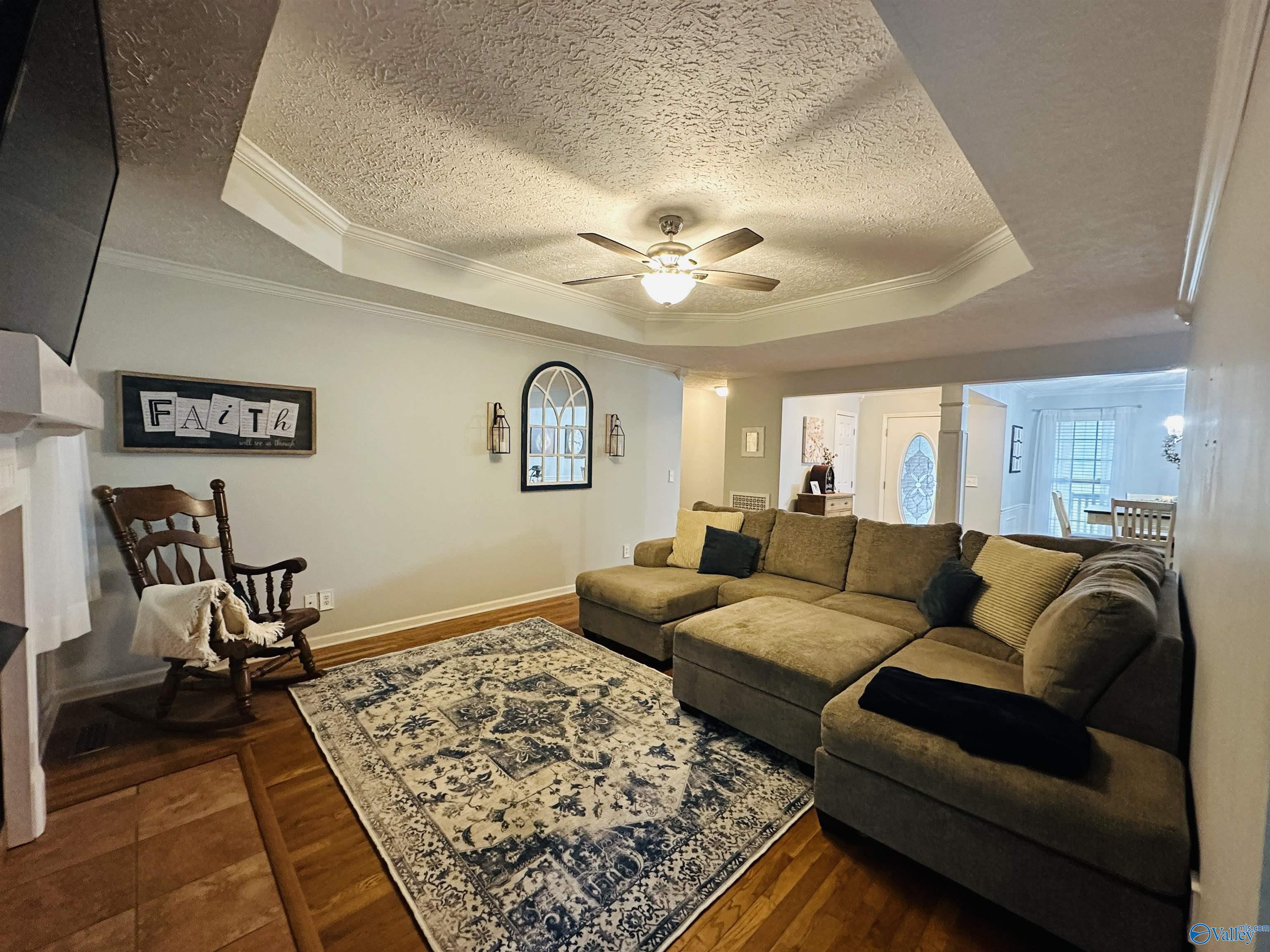 406 Sandstone Drive SE