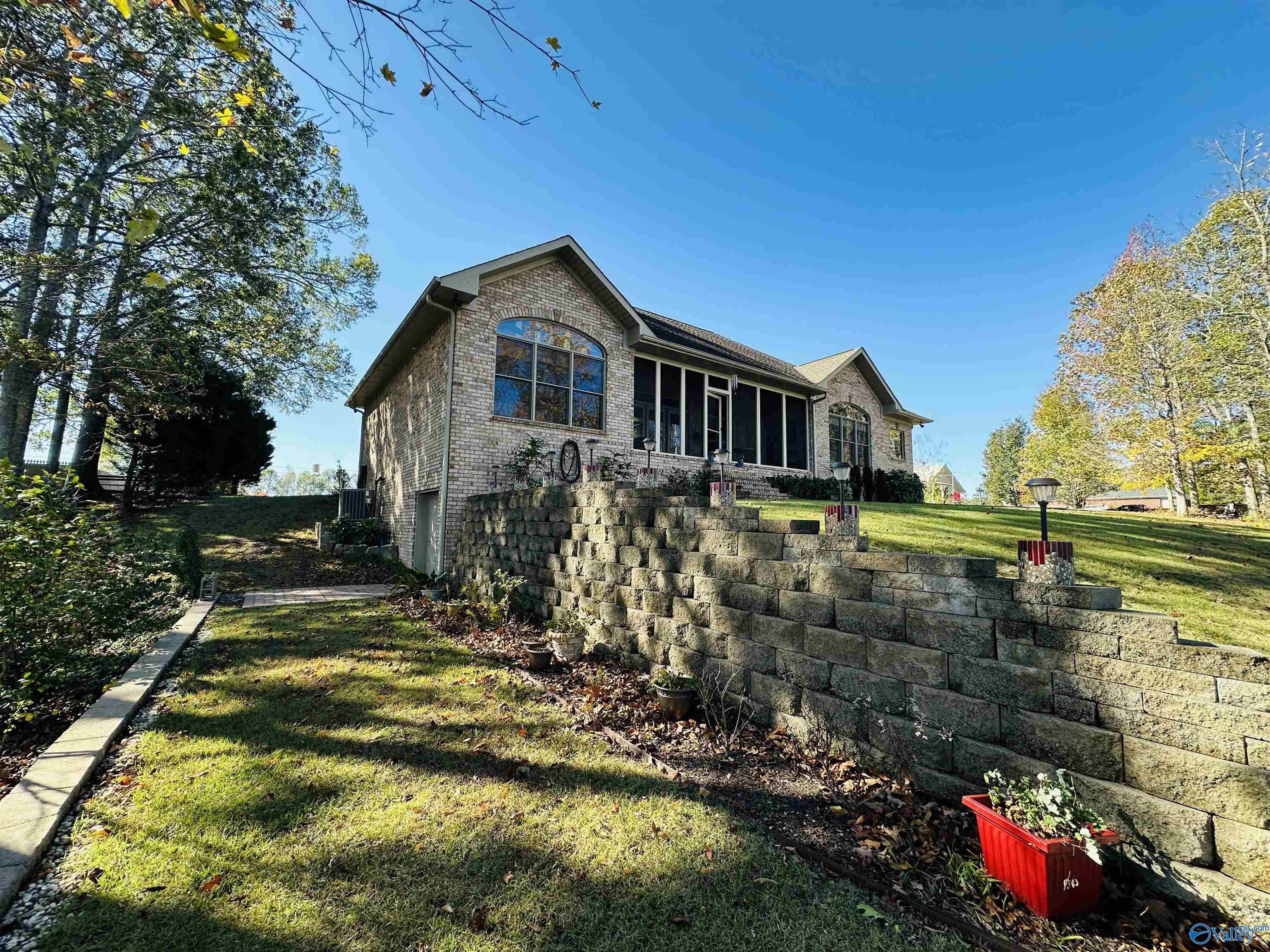 660 Lake Vista Drive