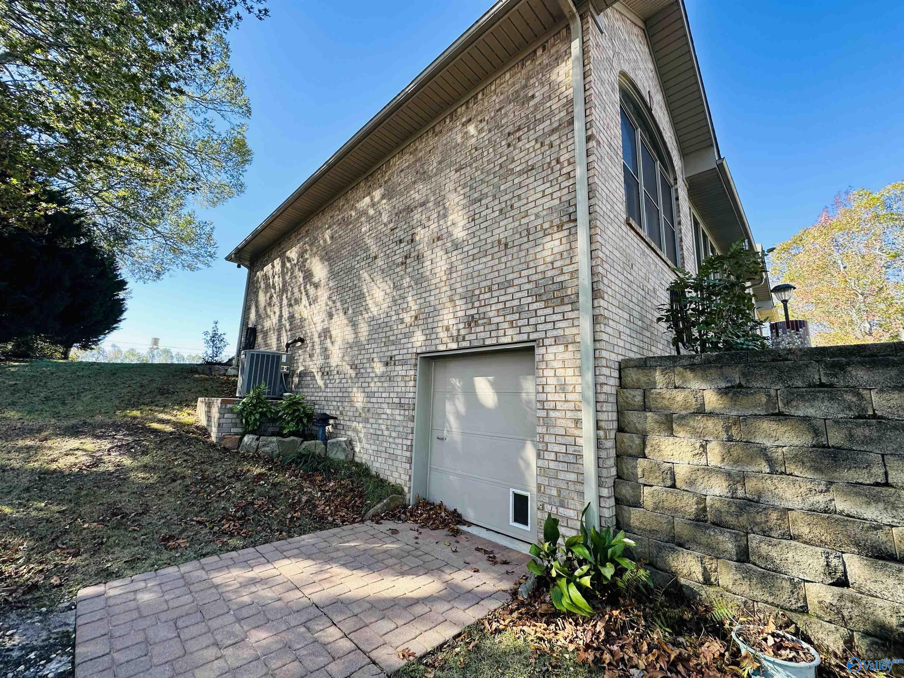 660 Lake Vista Drive