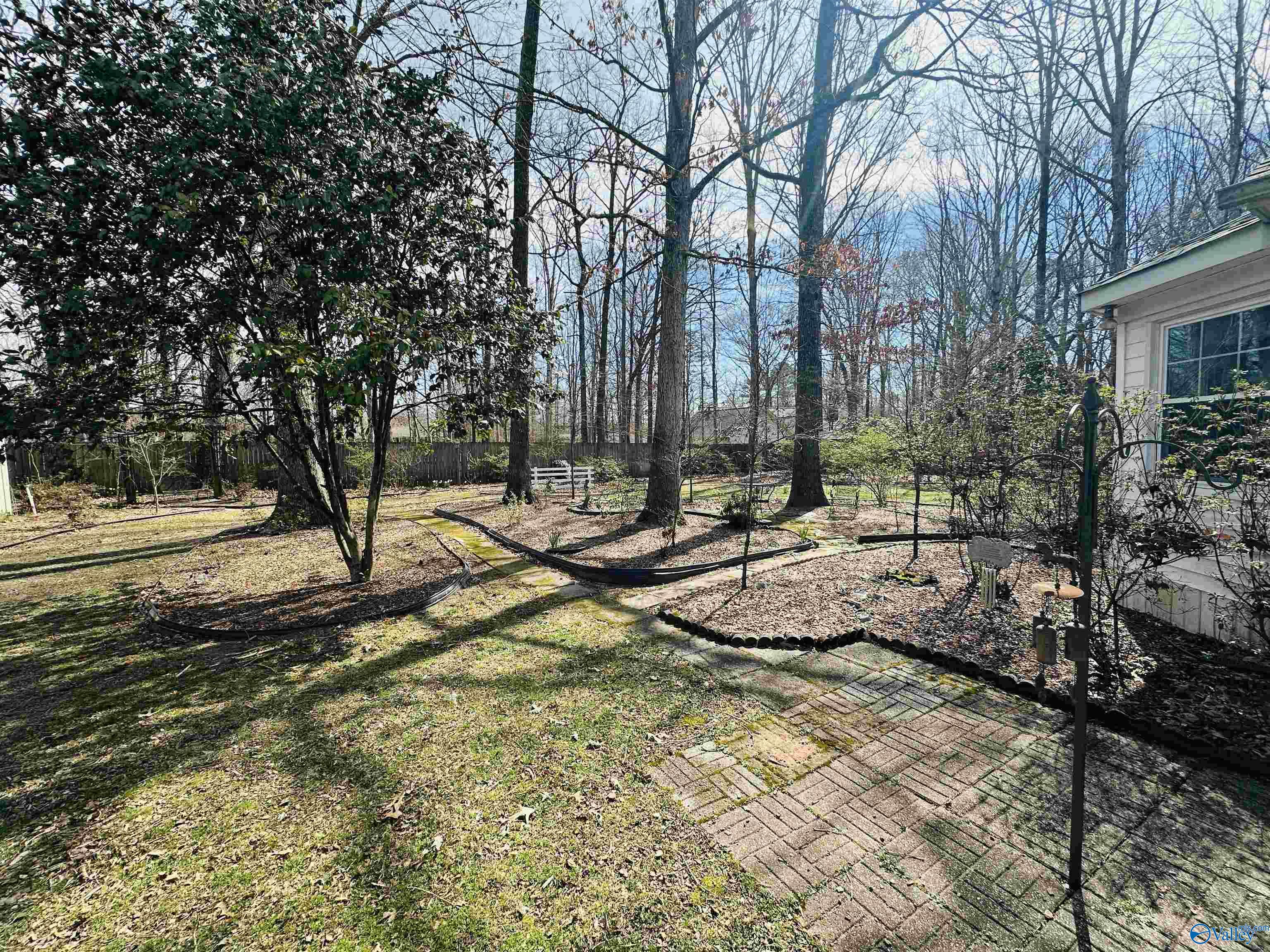 2008 Oakleaf Lane NE