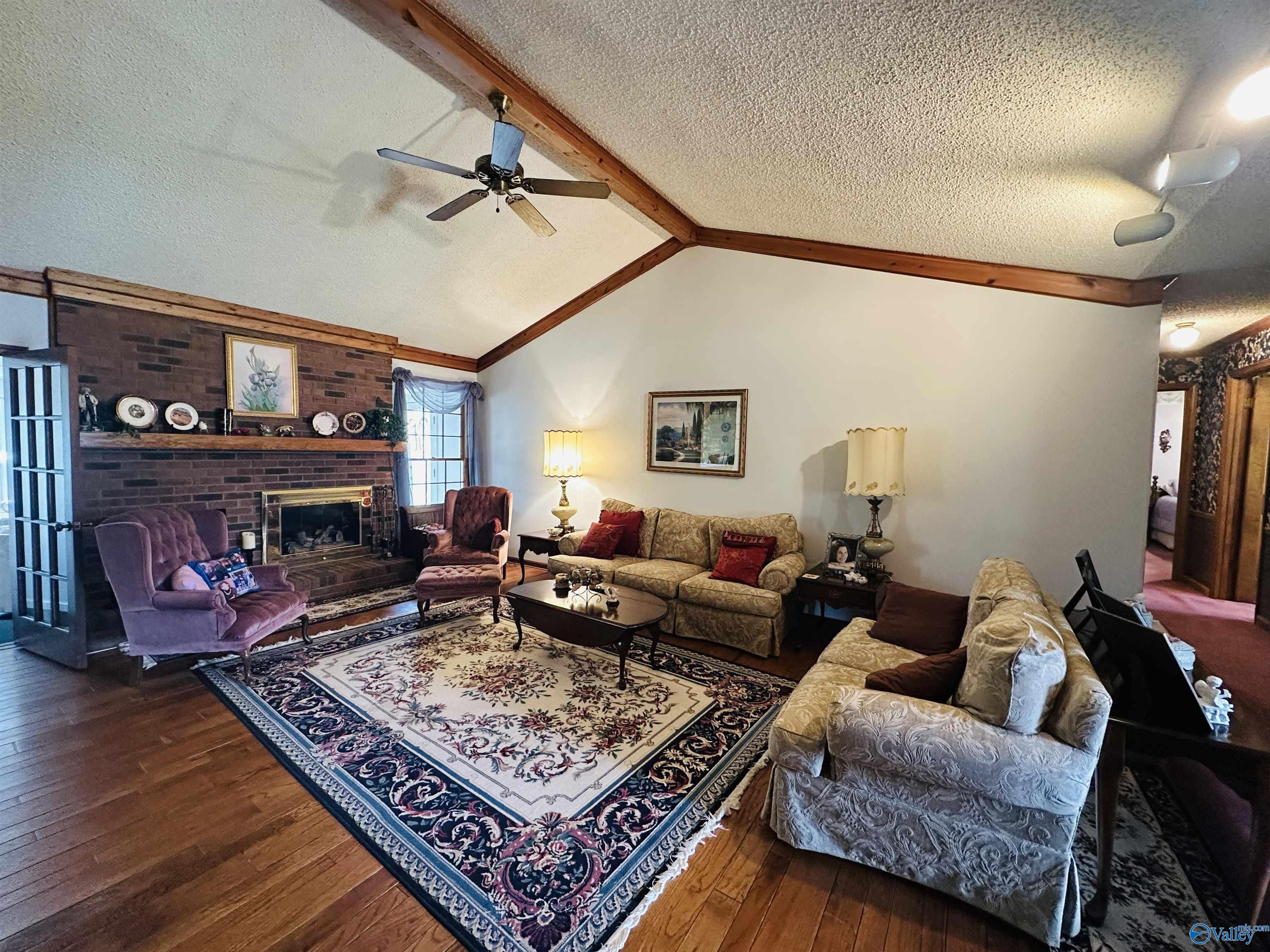 2008 Oakleaf Lane NE