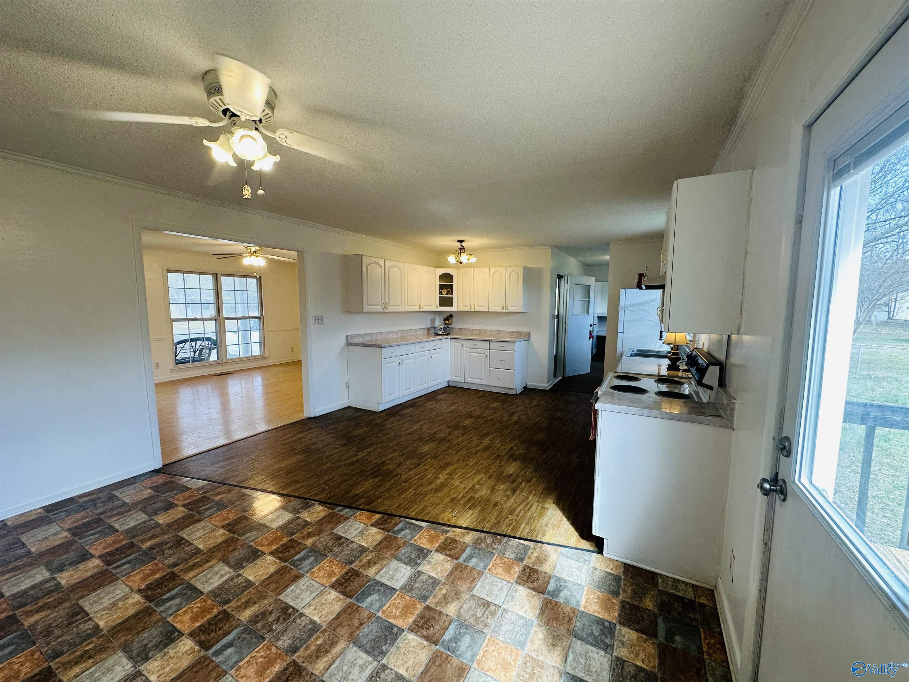 1269 Sundown Drive NW