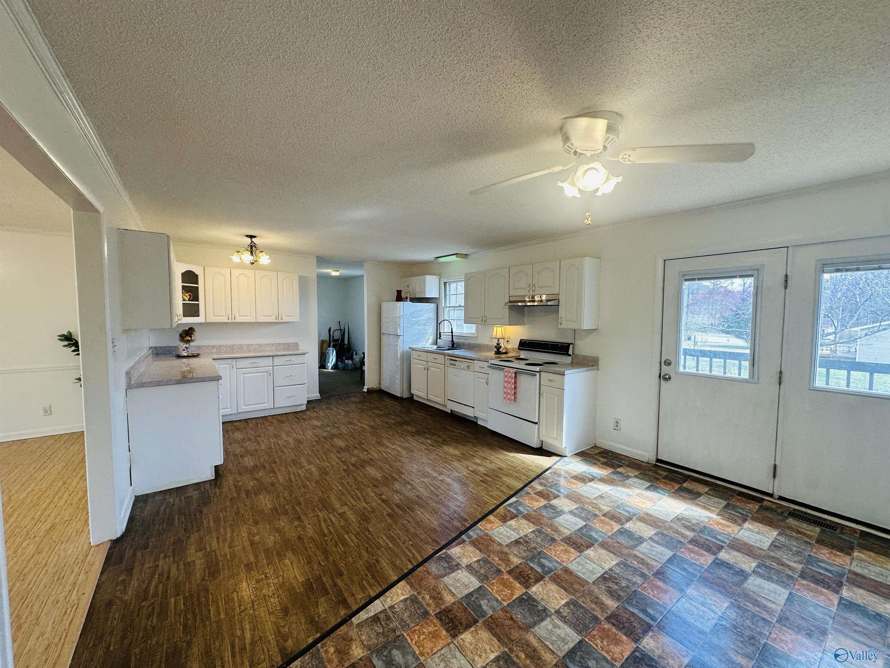 1269 Sundown Drive NW