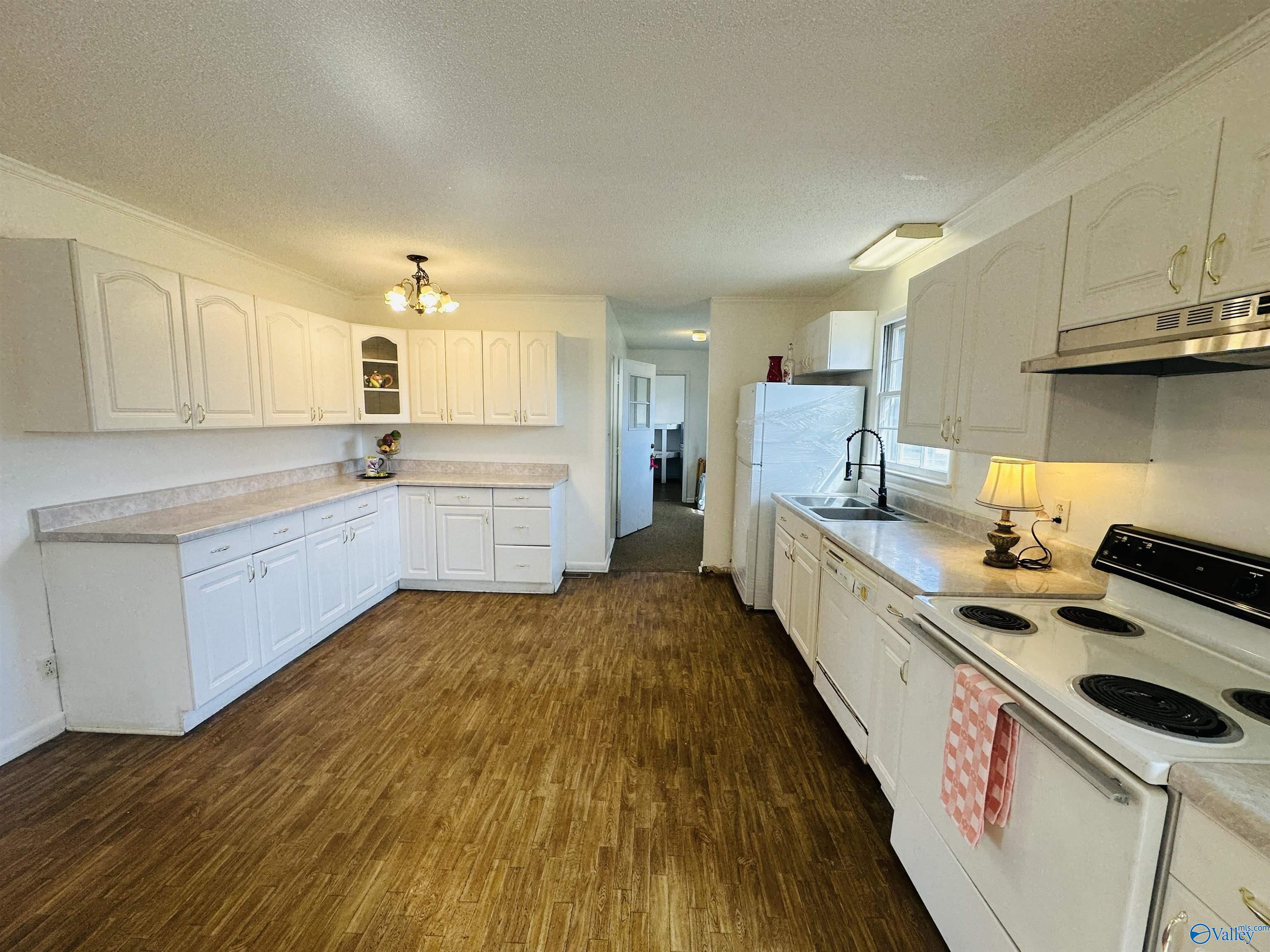 1269 Sundown Drive NW