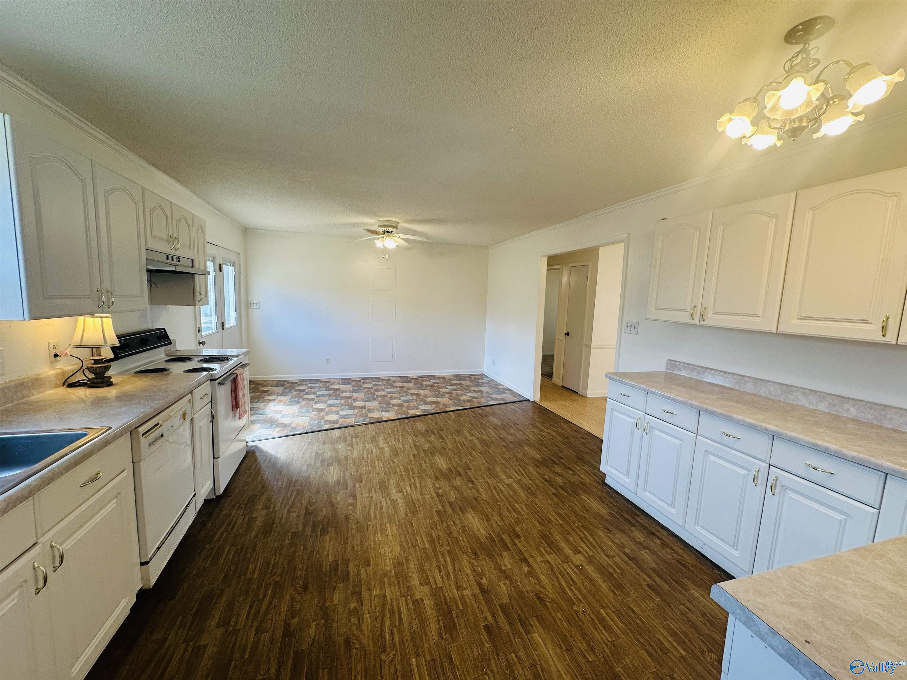 1269 Sundown Drive NW