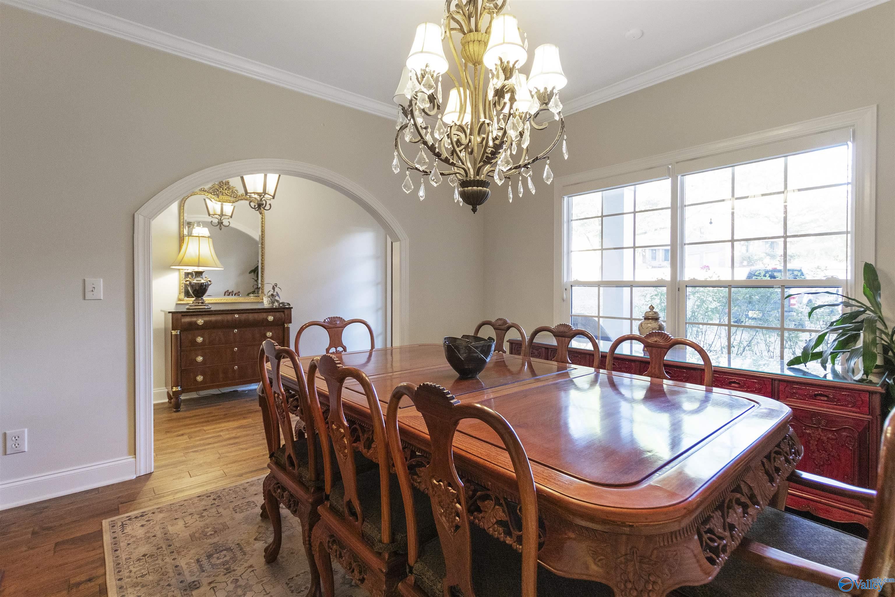 1033 Edgewood Circle