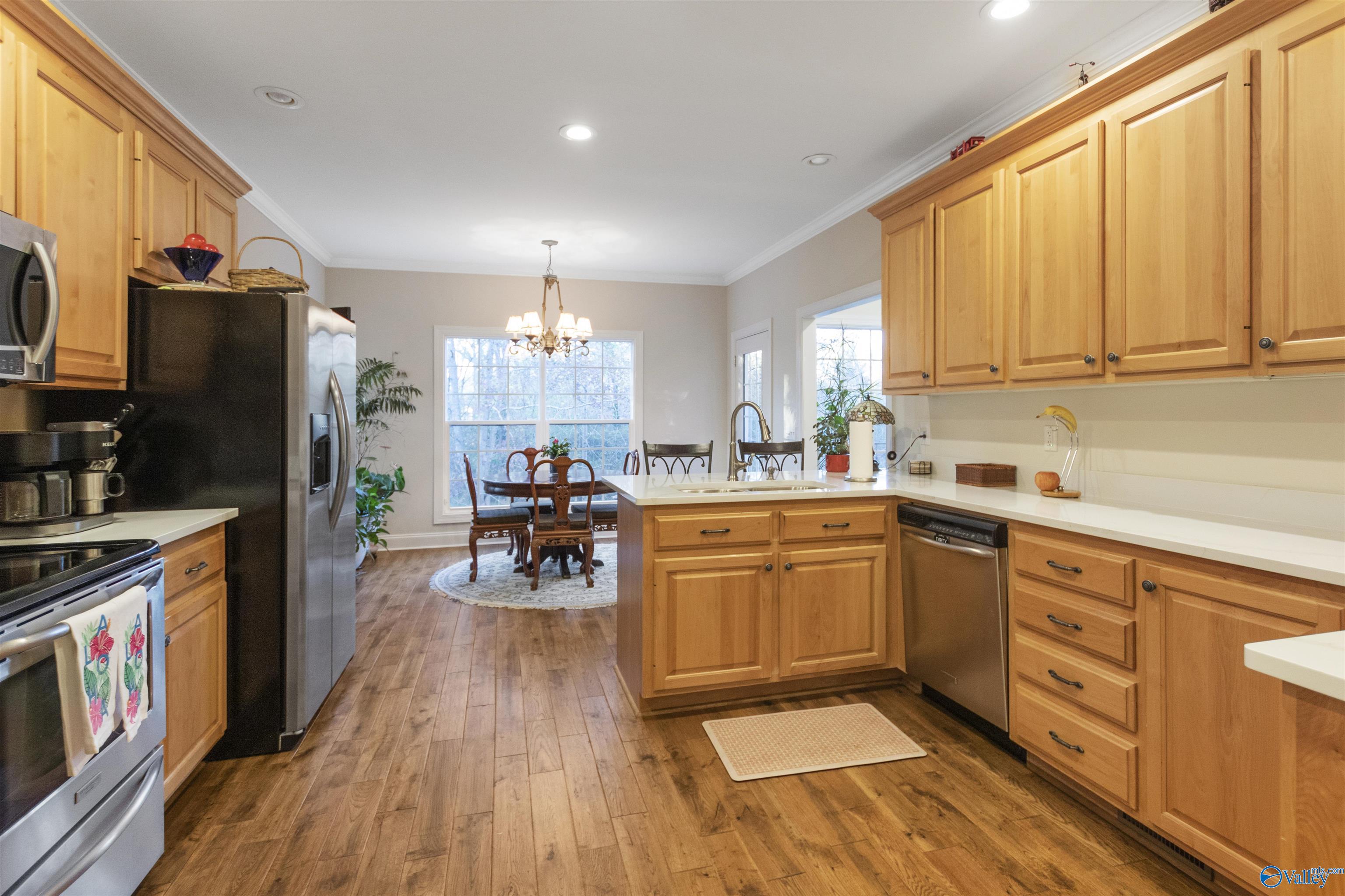 1033 Edgewood Circle