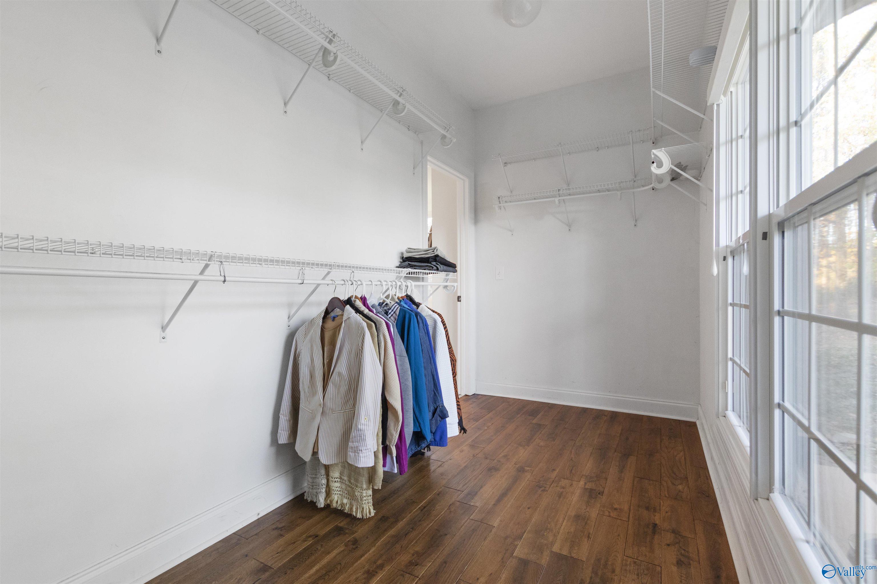 1033 Edgewood Circle