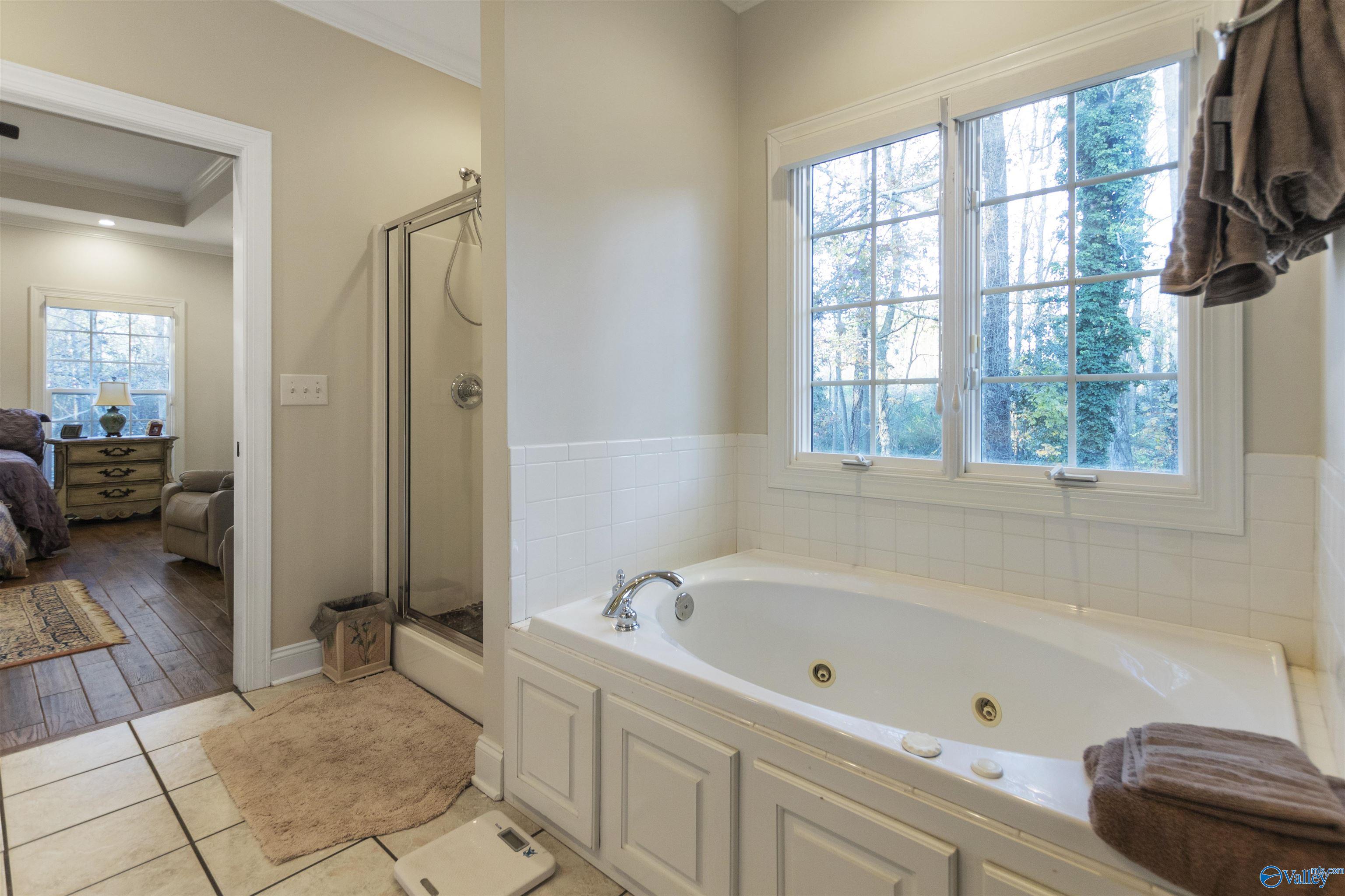 1033 Edgewood Circle