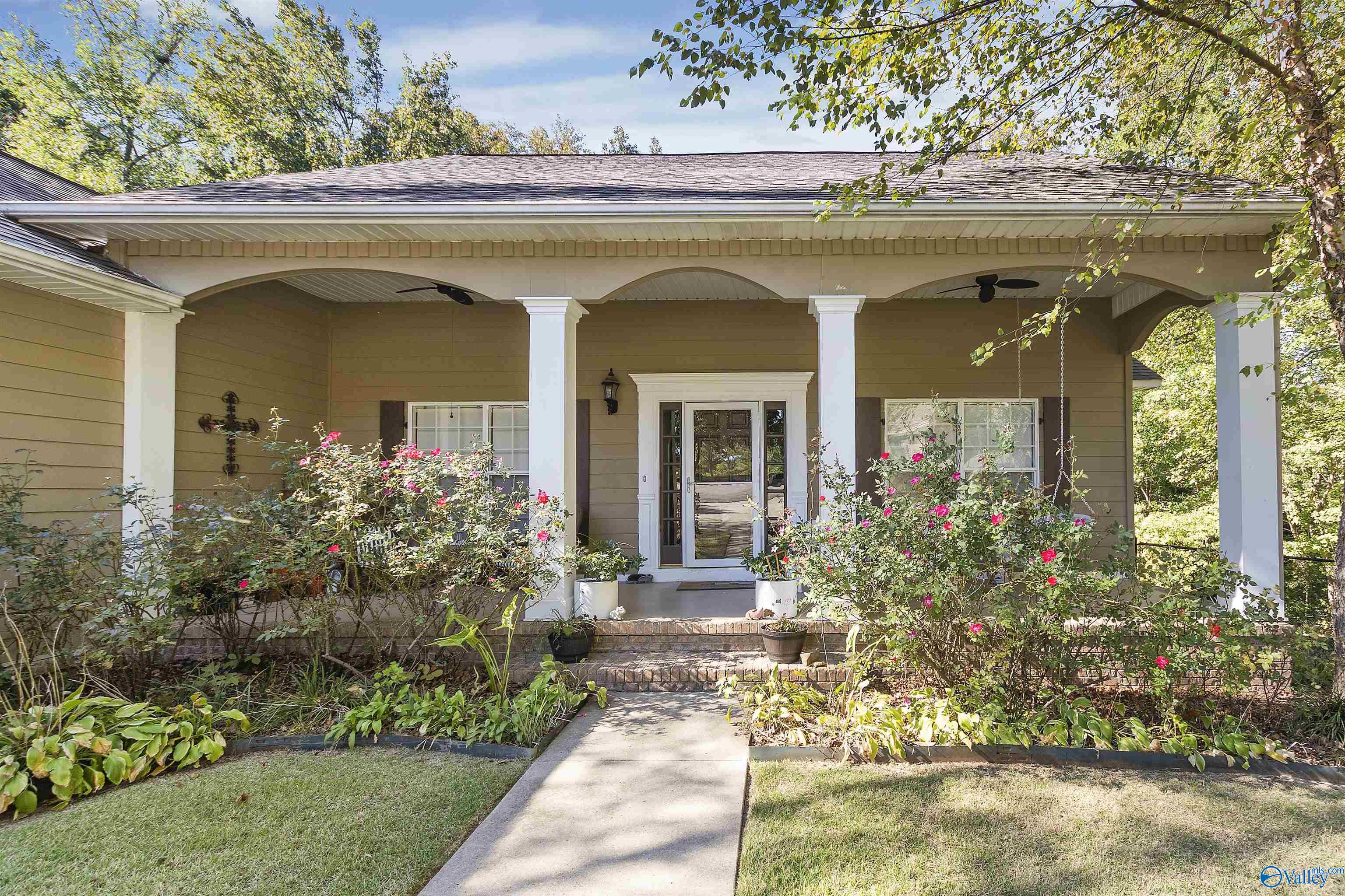 1033 Edgewood Circle