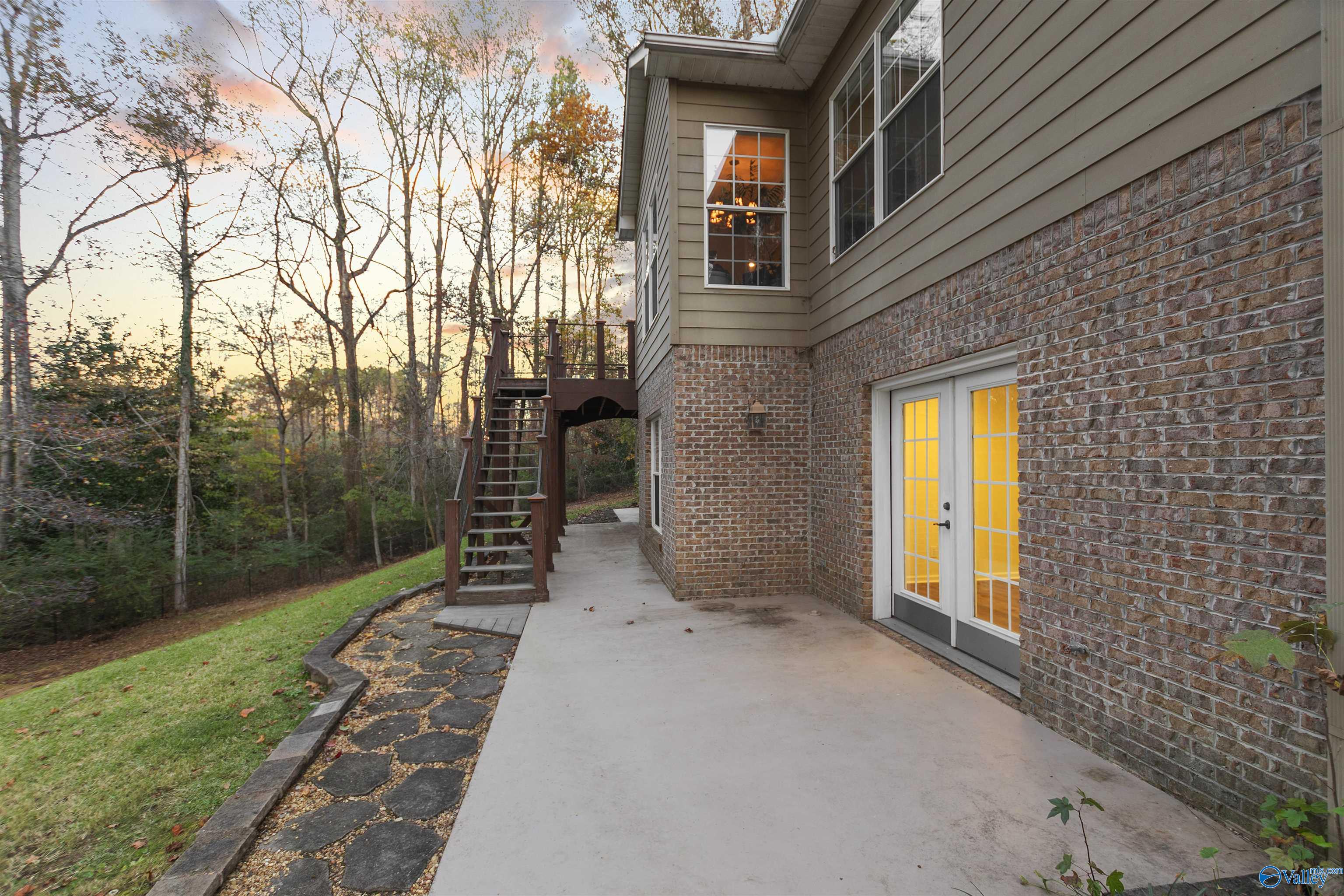 1033 Edgewood Circle