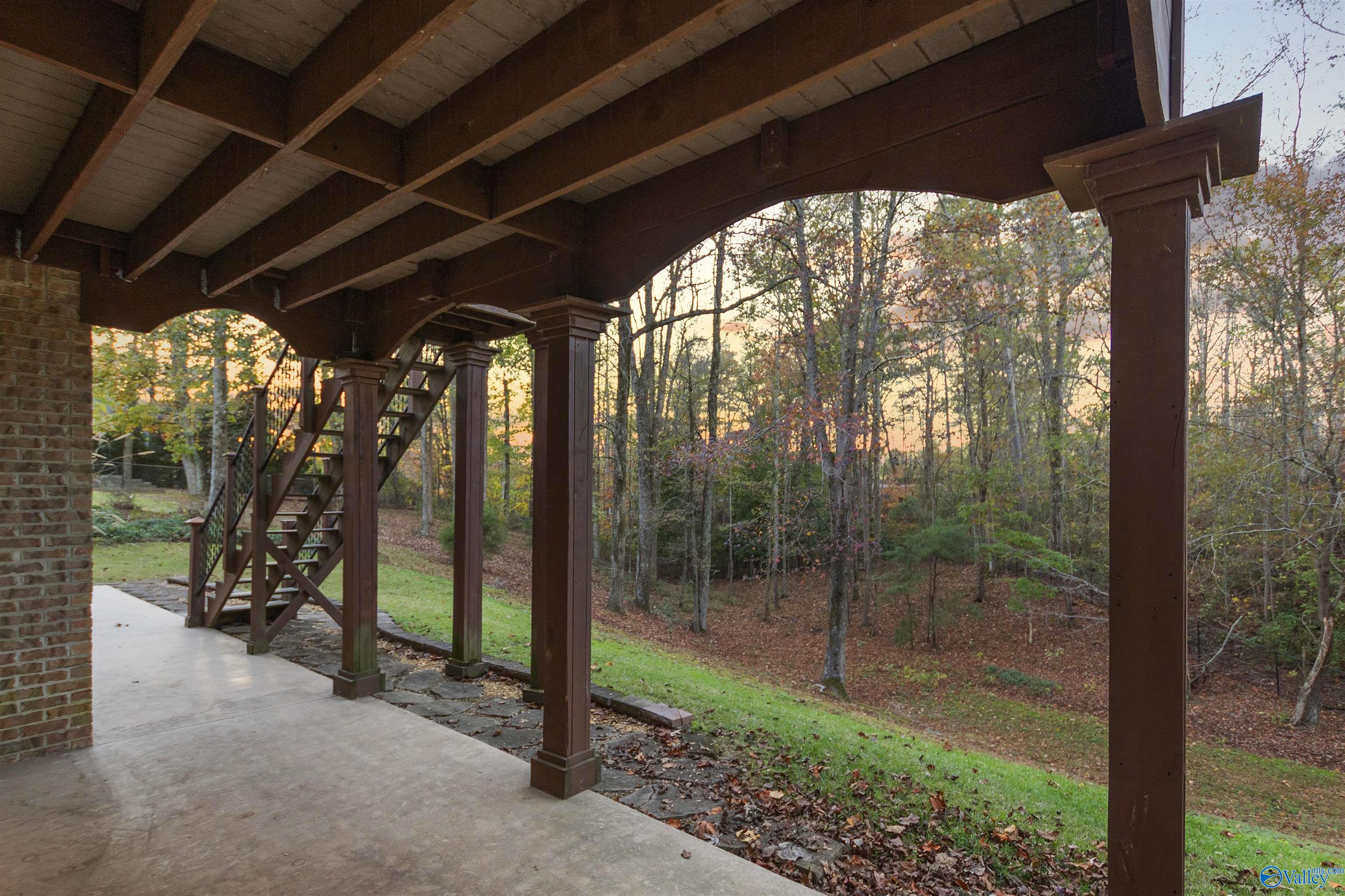 1033 Edgewood Circle