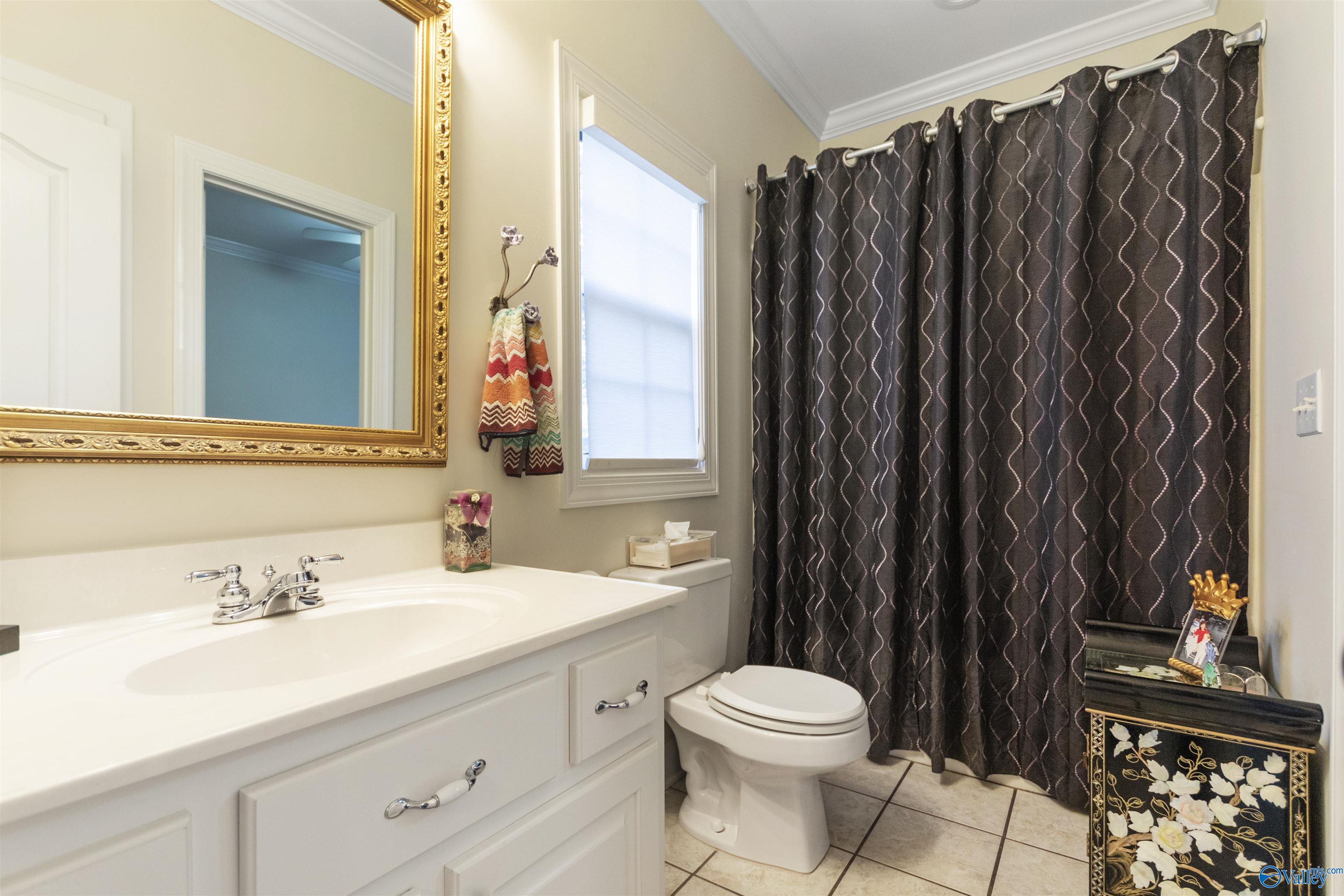 1033 Edgewood Circle