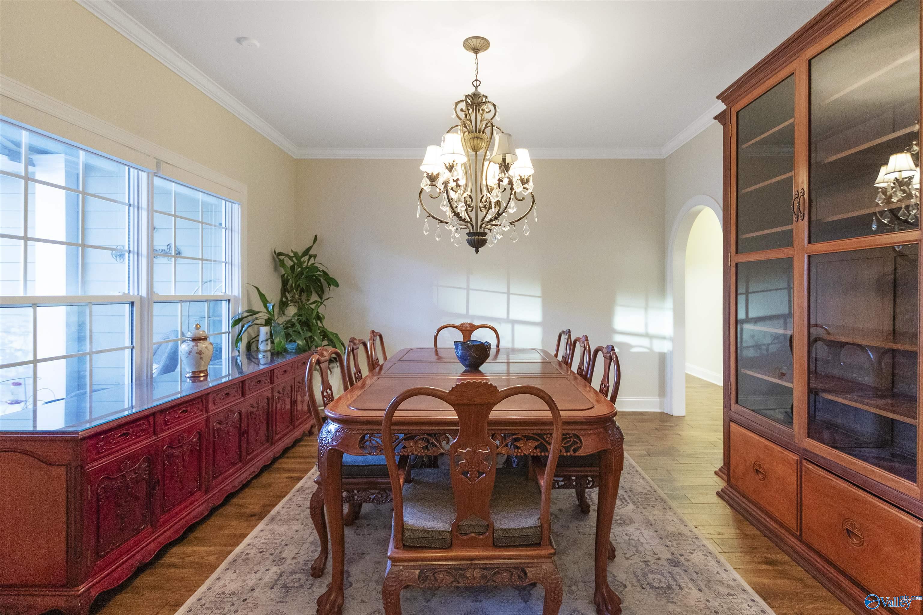 1033 Edgewood Circle