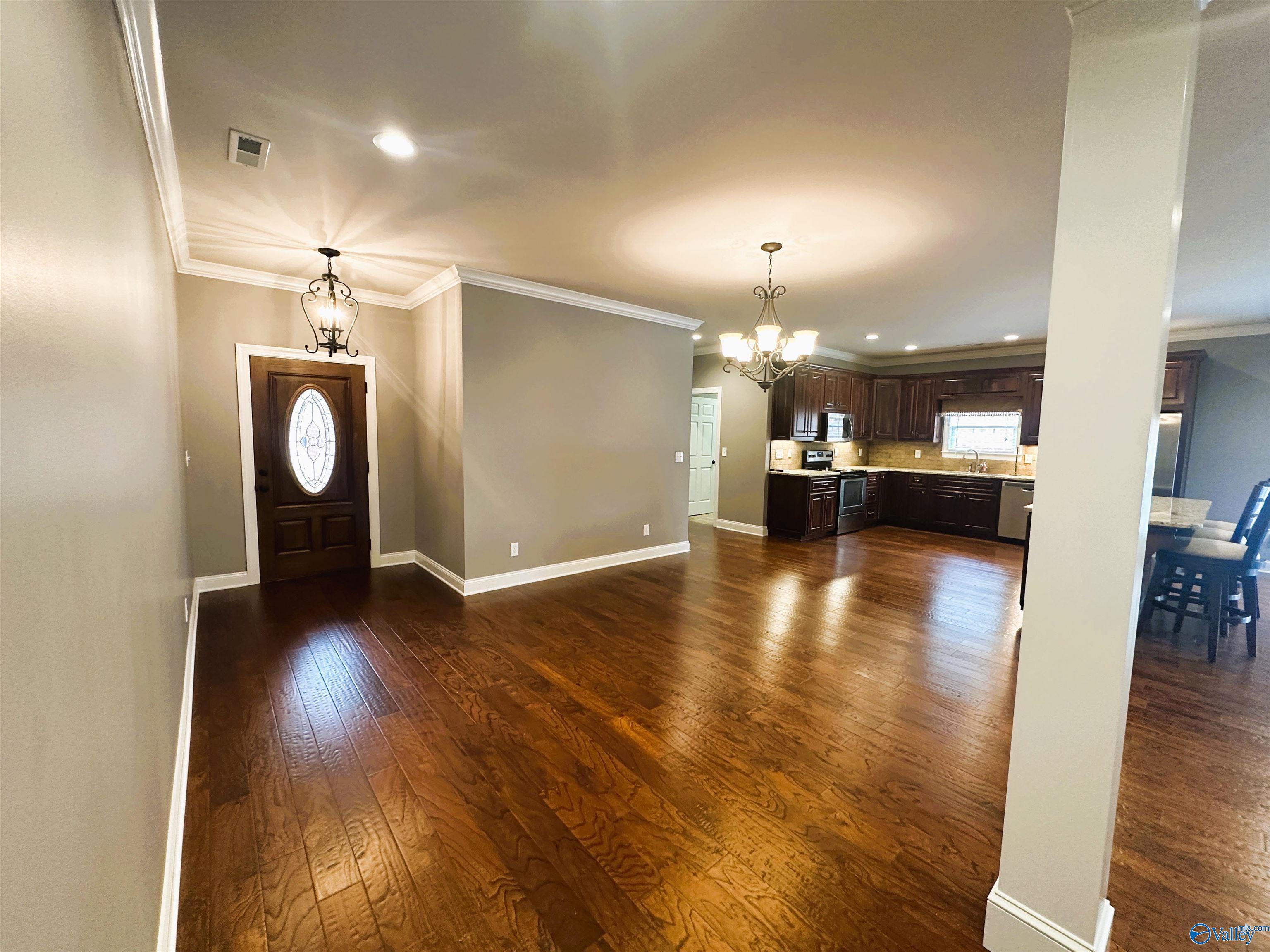 104 Canterbury Circle