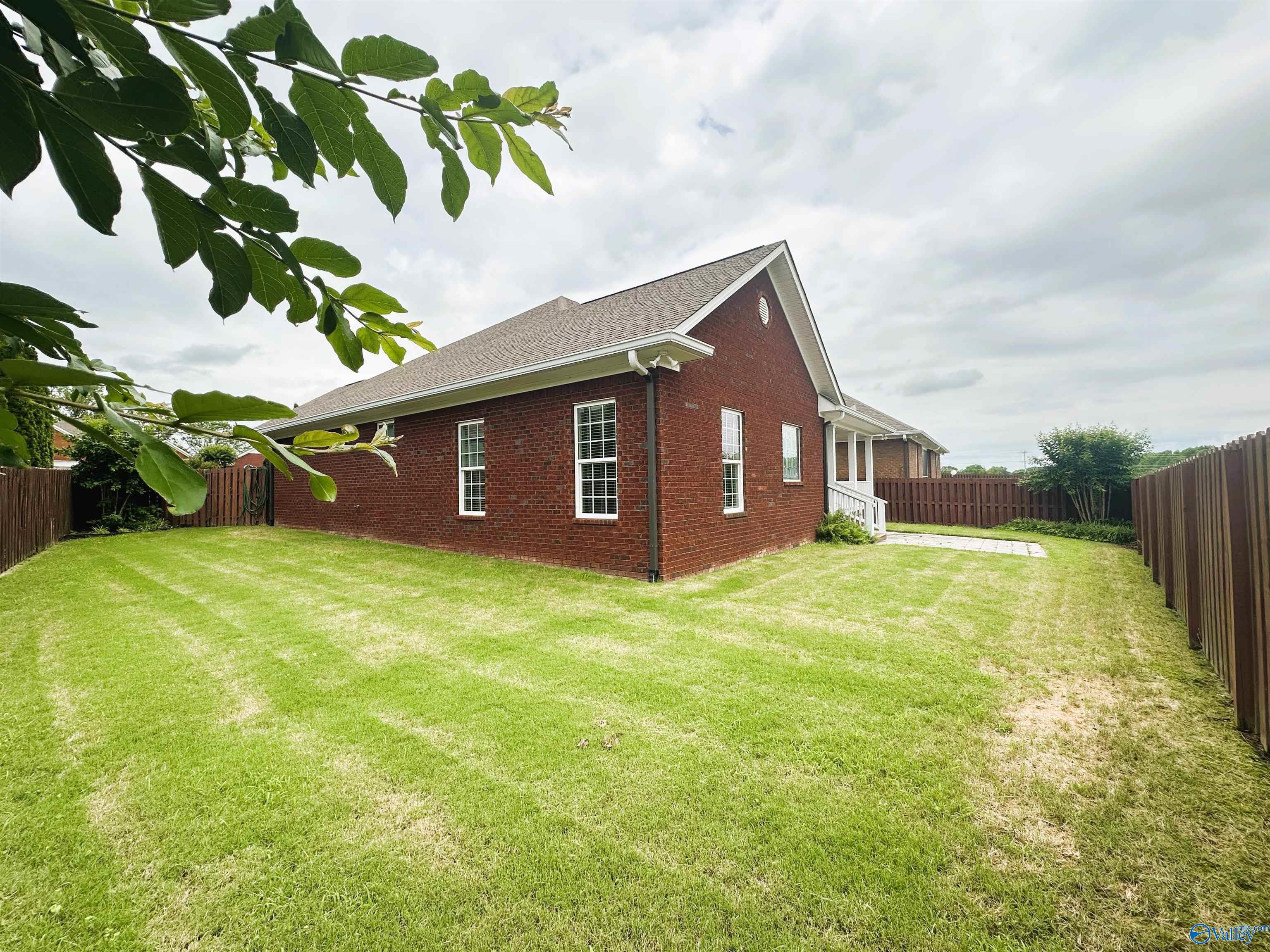 104 Canterbury Circle