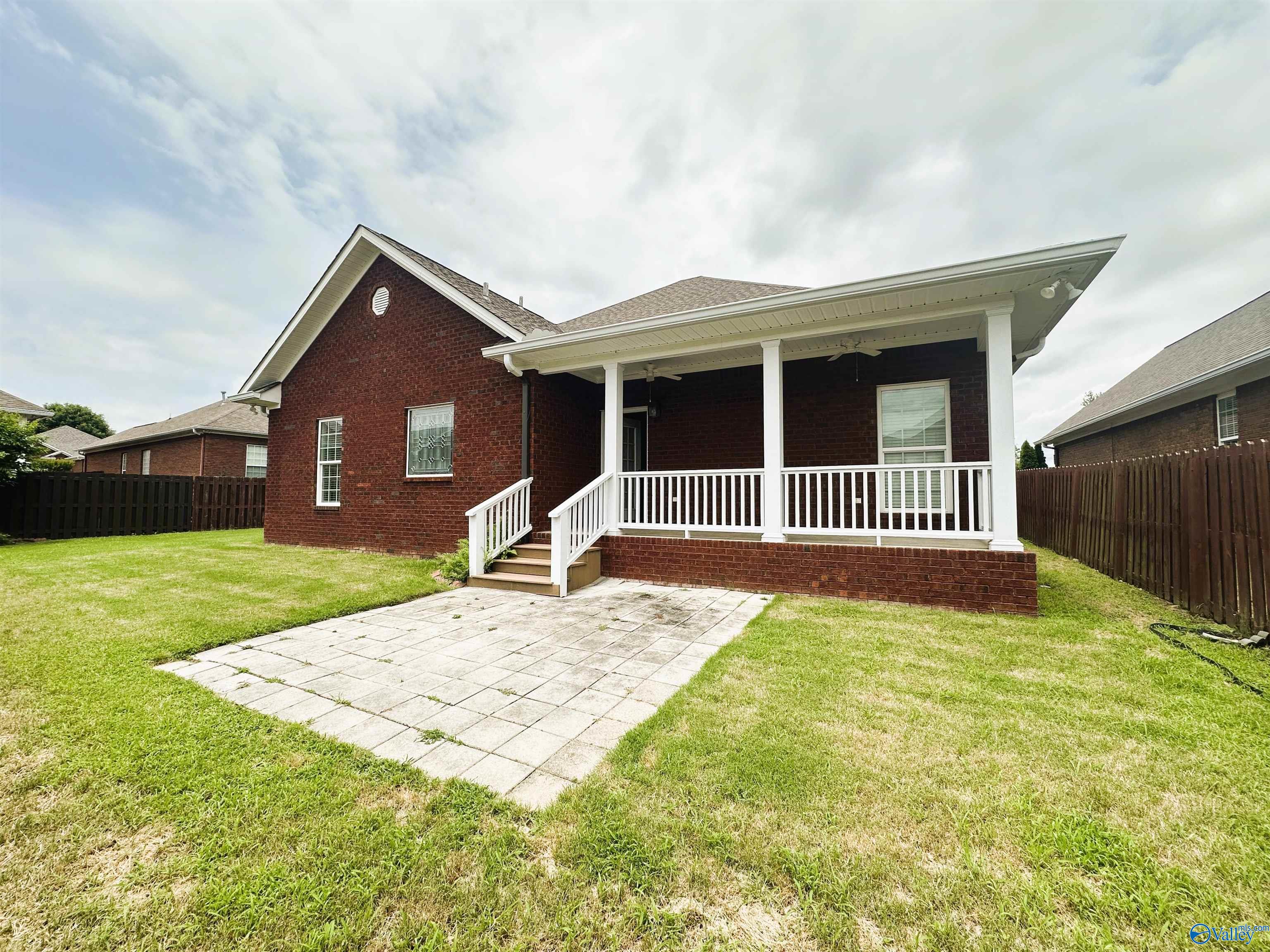 104 Canterbury Circle