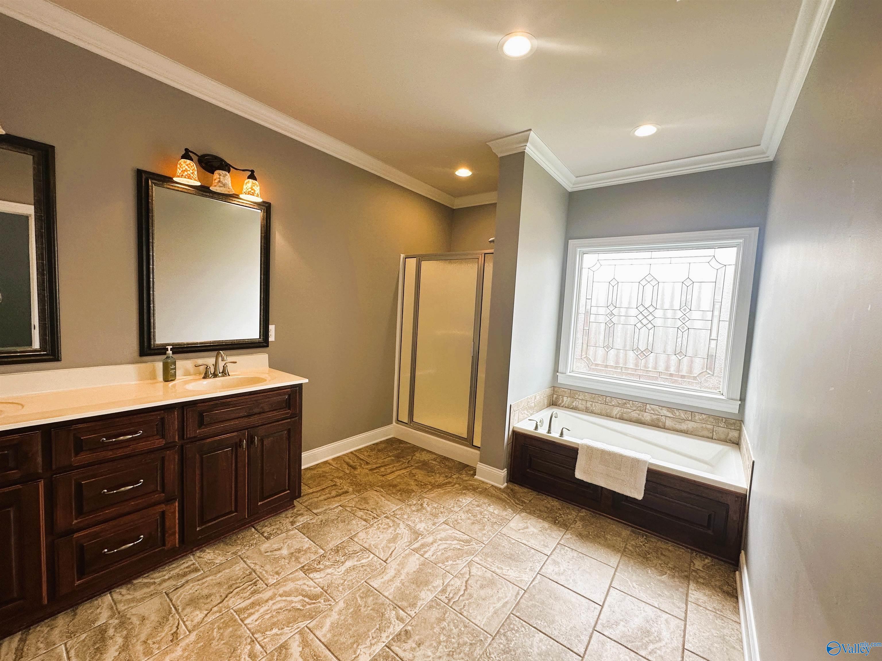 104 Canterbury Circle