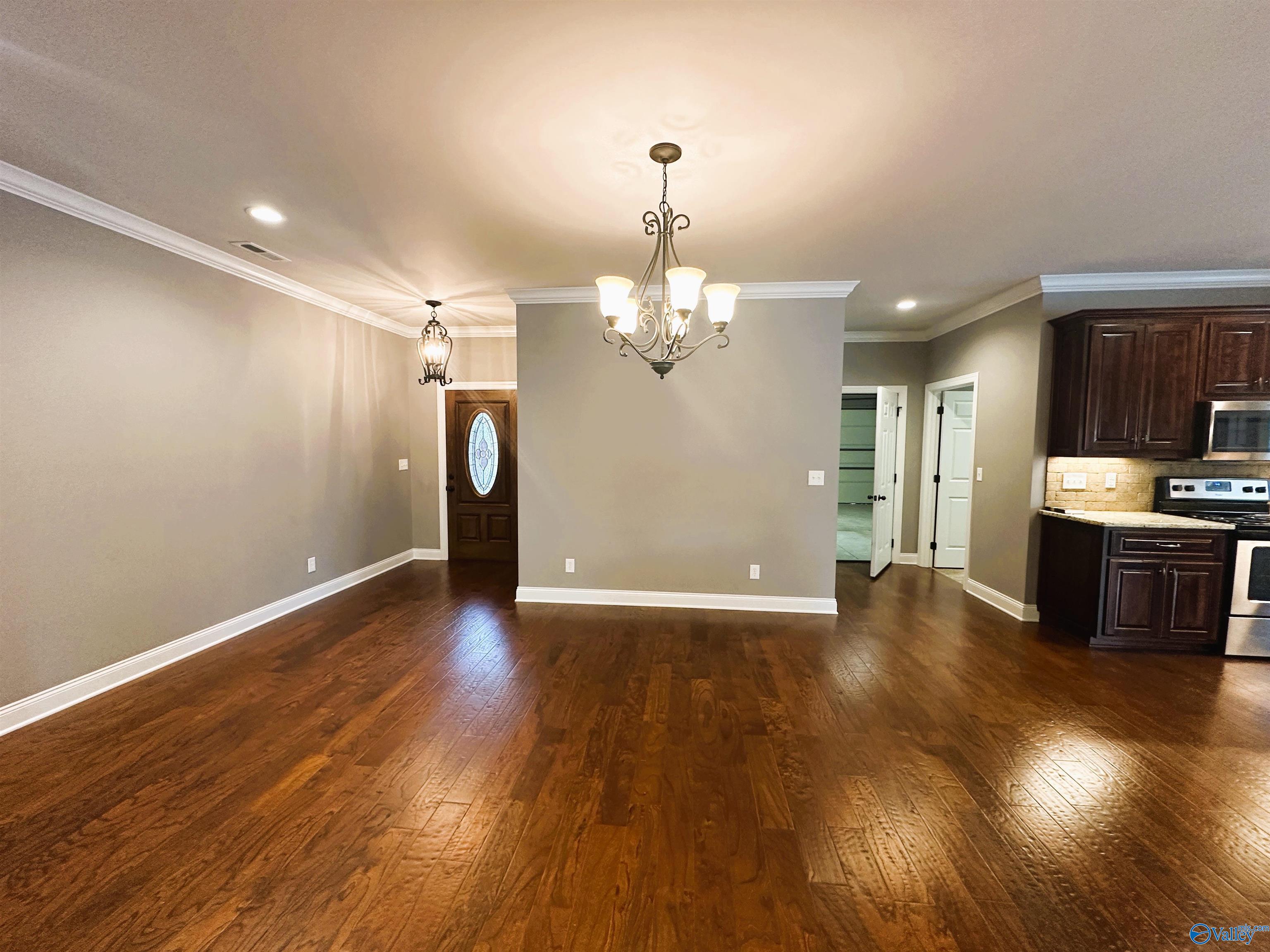 104 Canterbury Circle