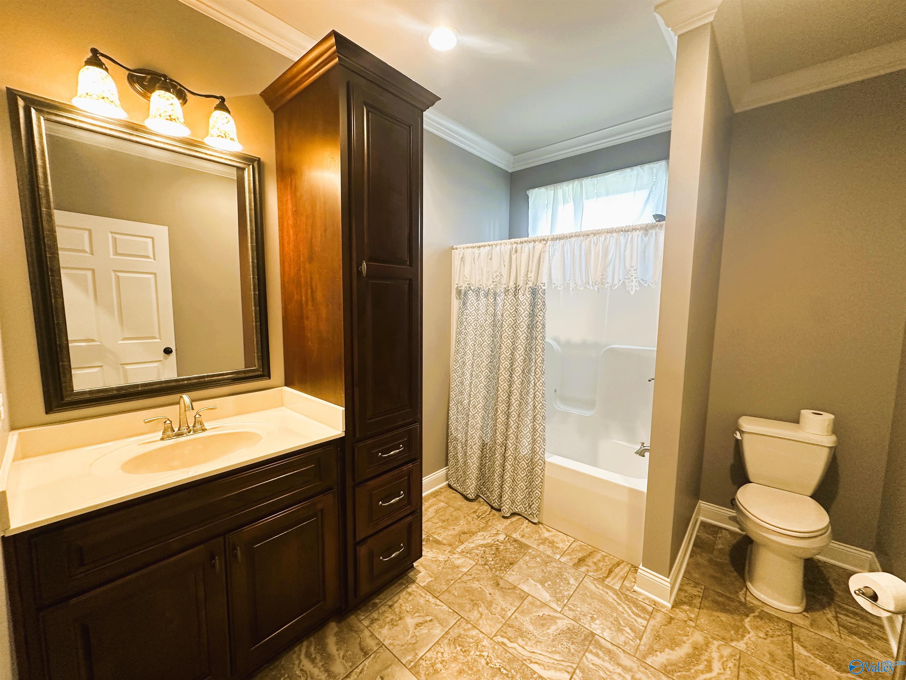 104 Canterbury Circle