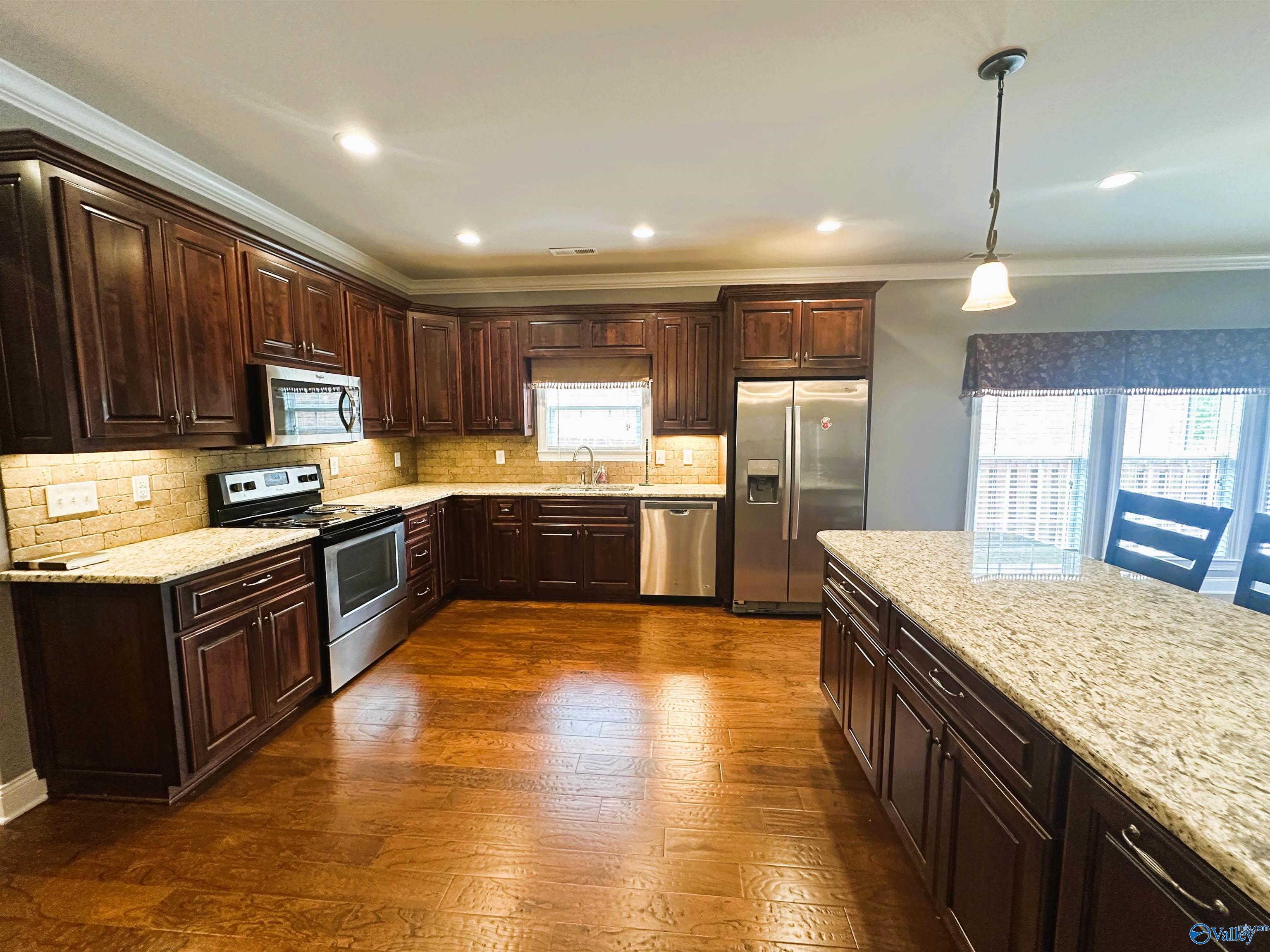 104 Canterbury Circle