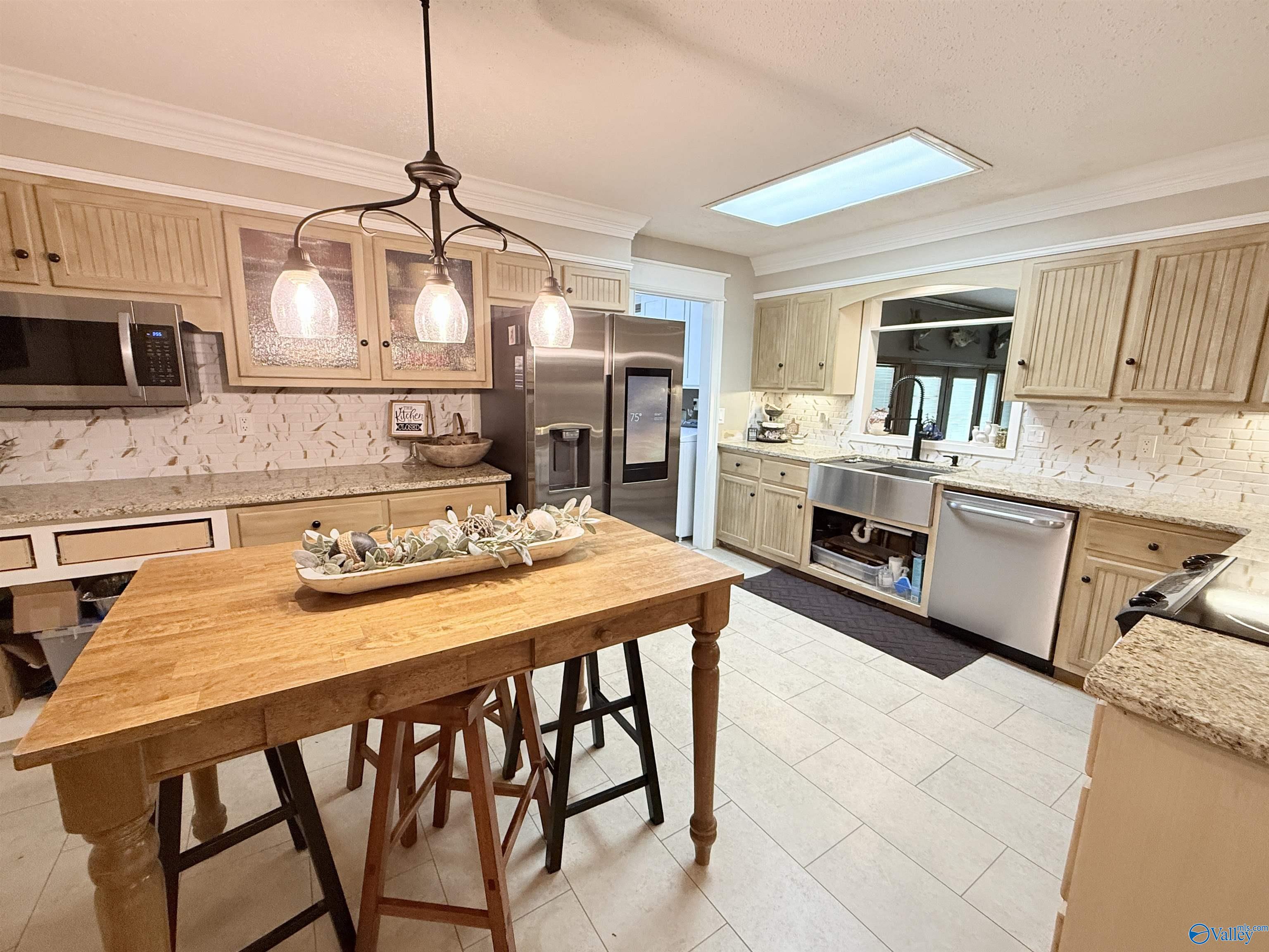 11002 Temperance Street SW