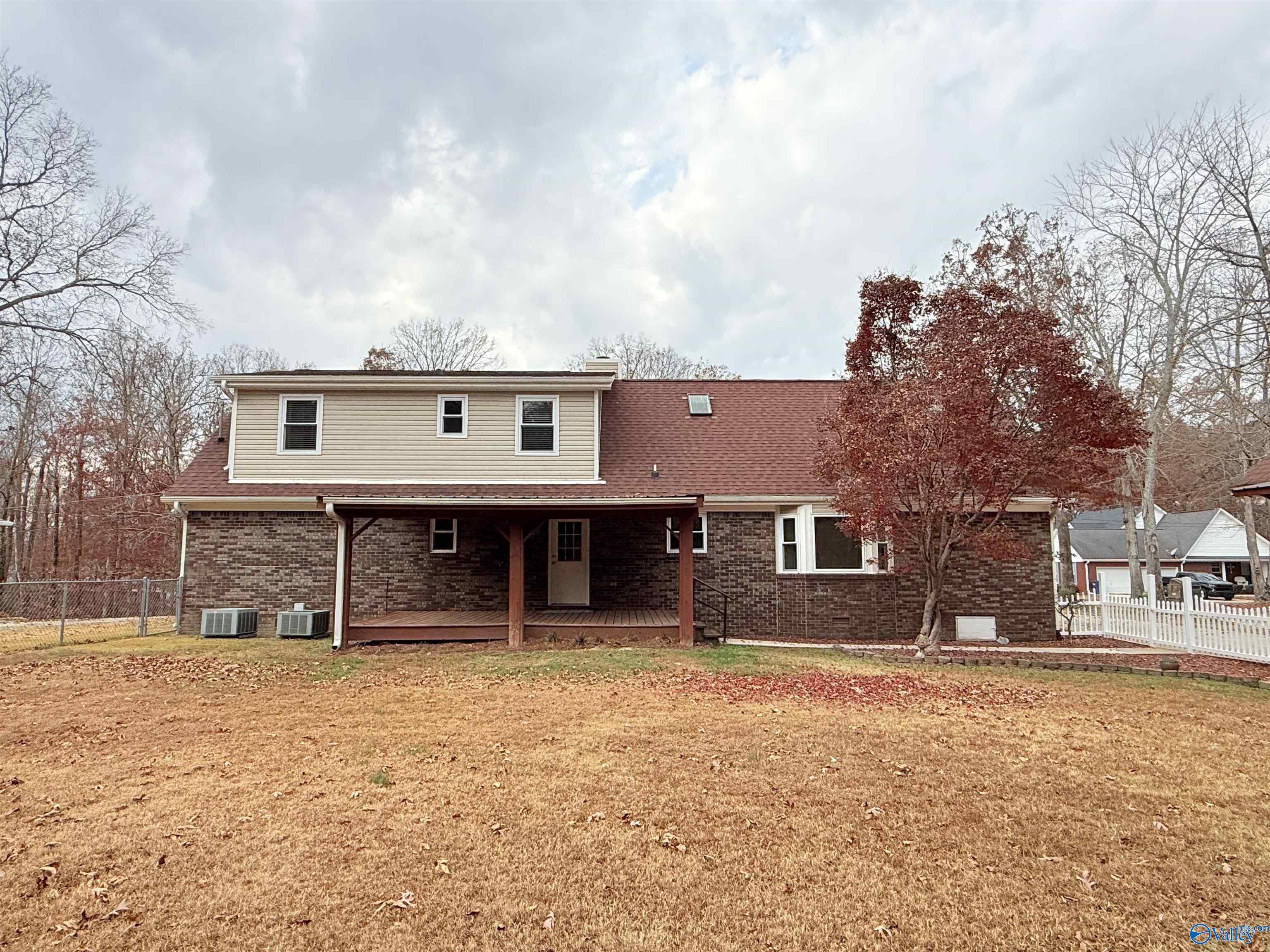 2046 Wedgewood Drive NE