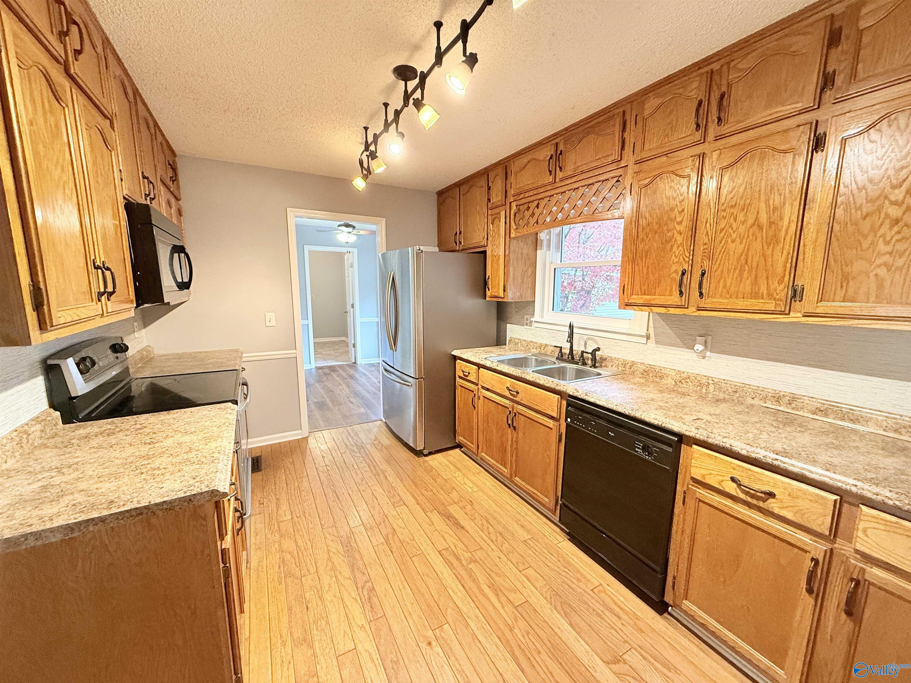 2046 Wedgewood Drive NE